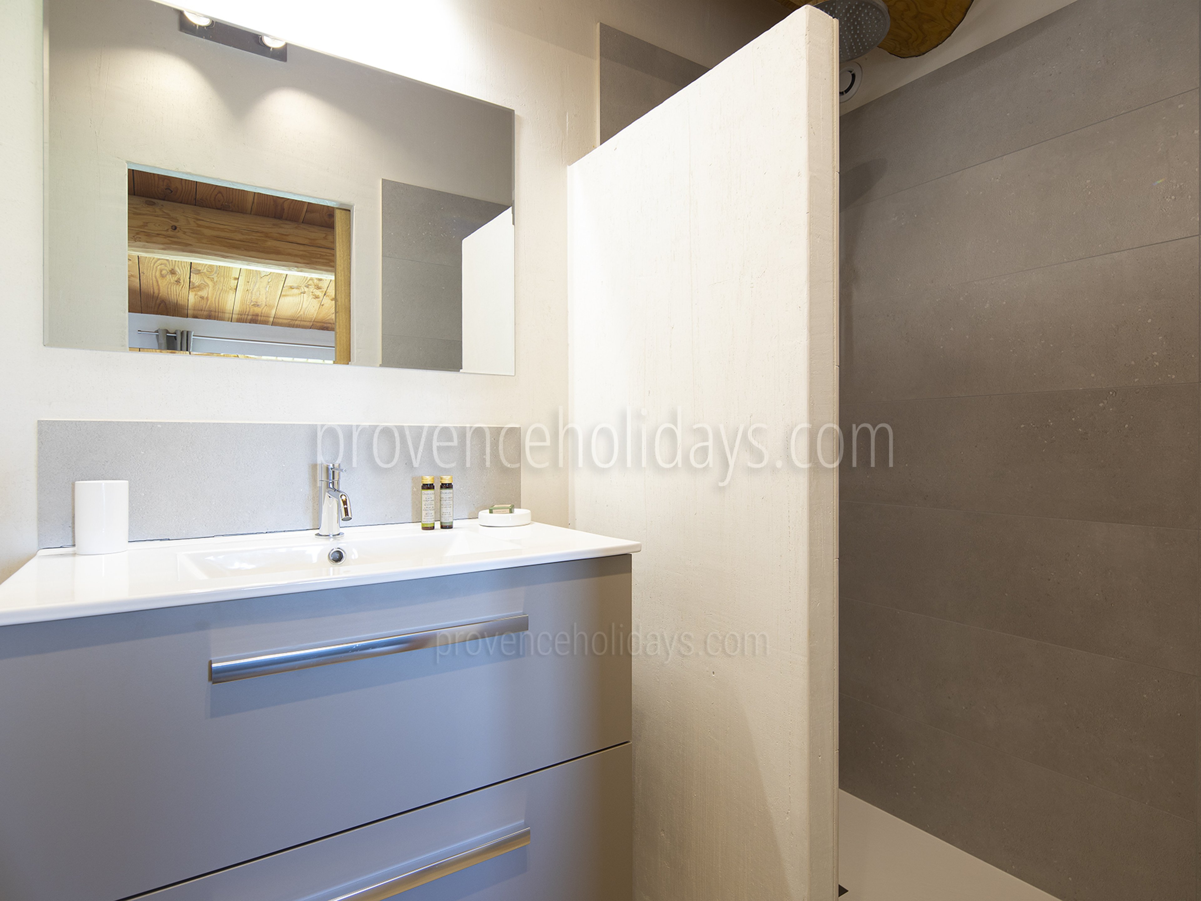 22 - Mas des Thyms: Villa: Bathroom