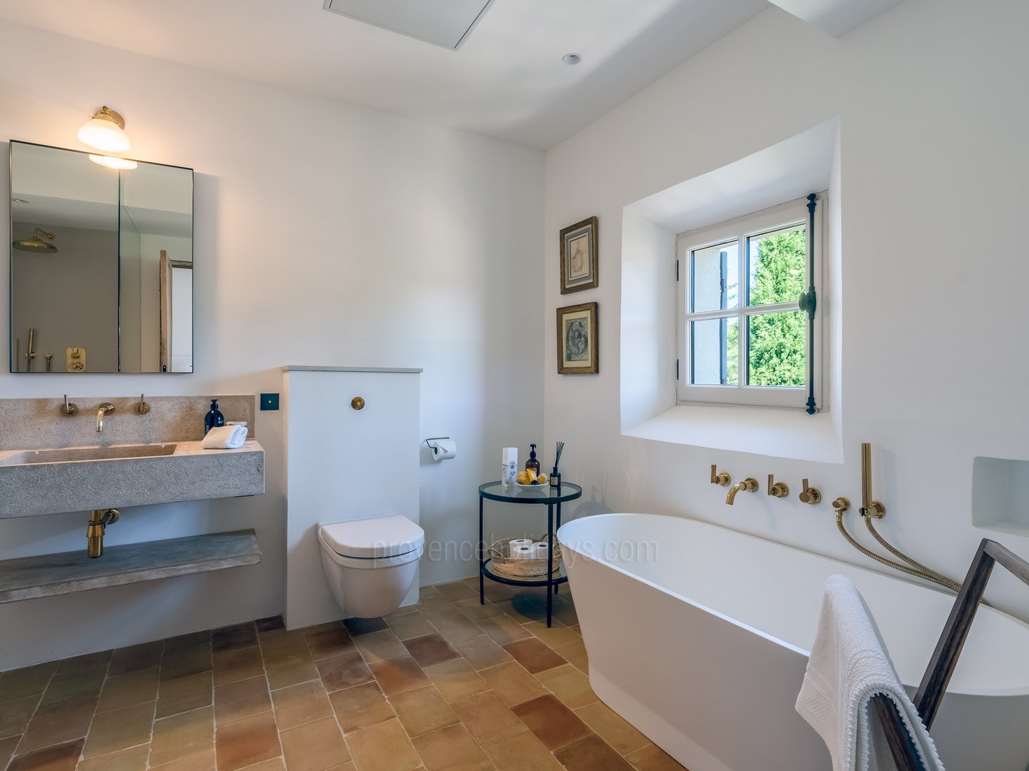 43 - Mas d\'Oppède: Villa: Bathroom