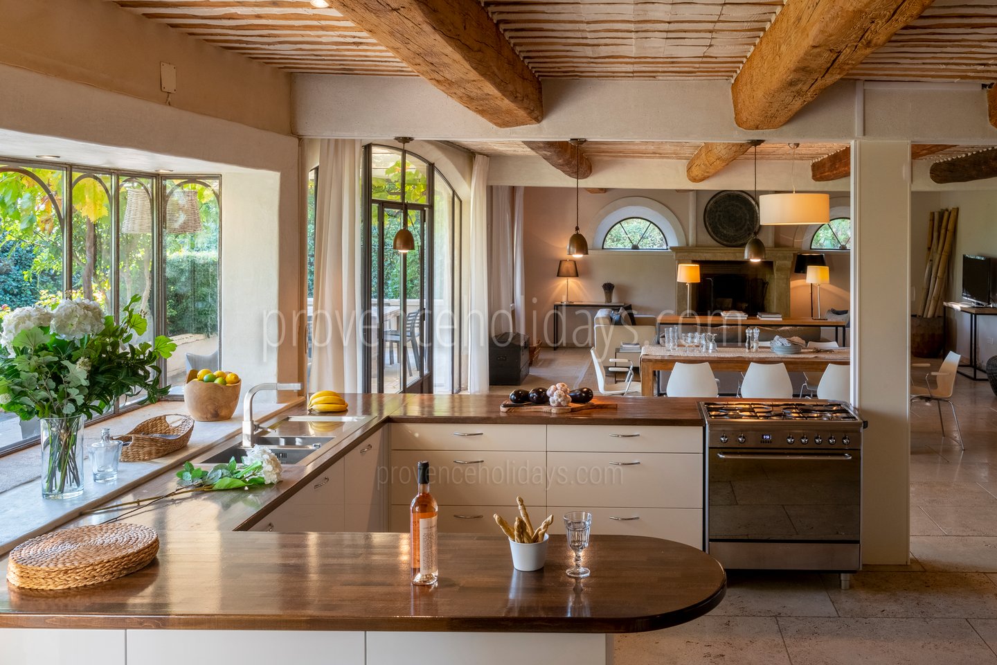 8 - Domaine de Joucas: Villa: Interior