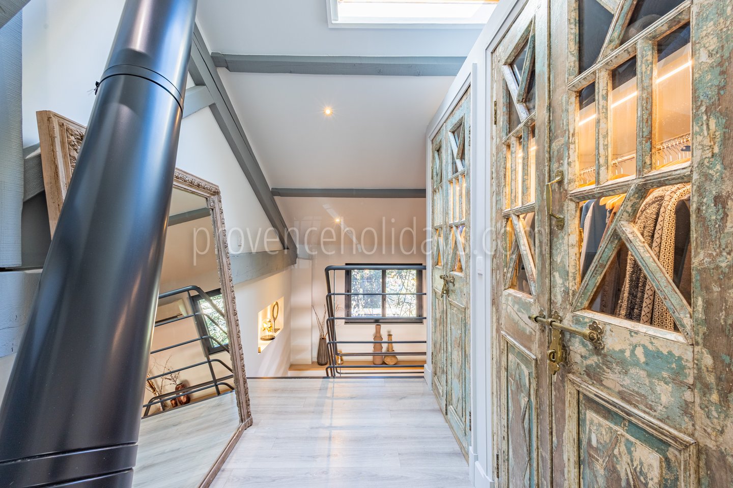 42 - L\'Atelier Provençal: Villa: Interior