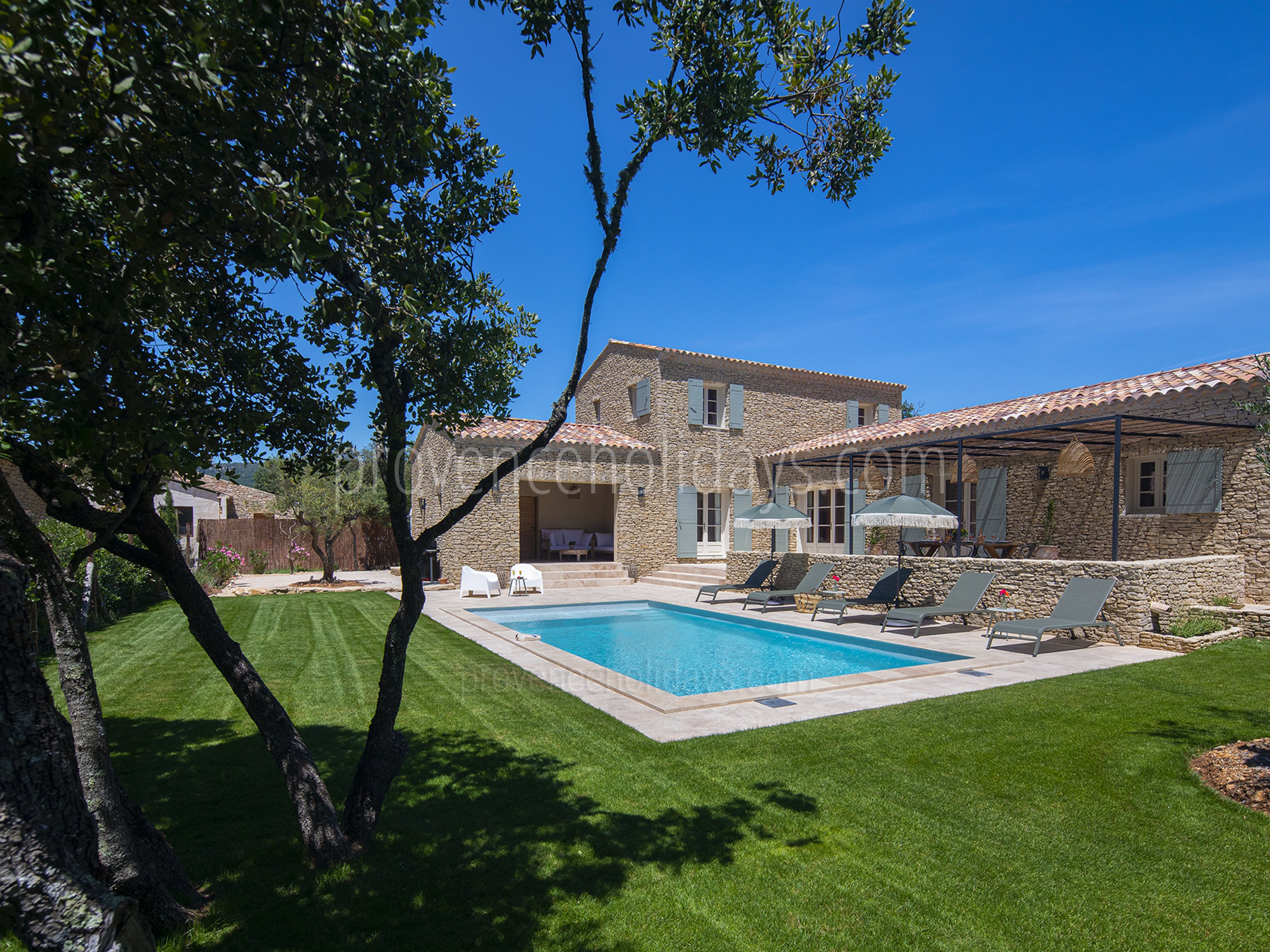 17 - Mas de Fontblanche: Villa: Pool