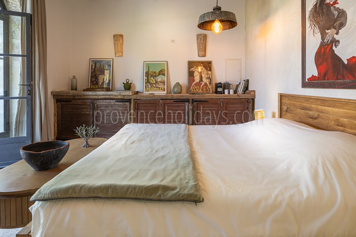 84 - La Chapelle des Alpilles: Villa: Bedroom