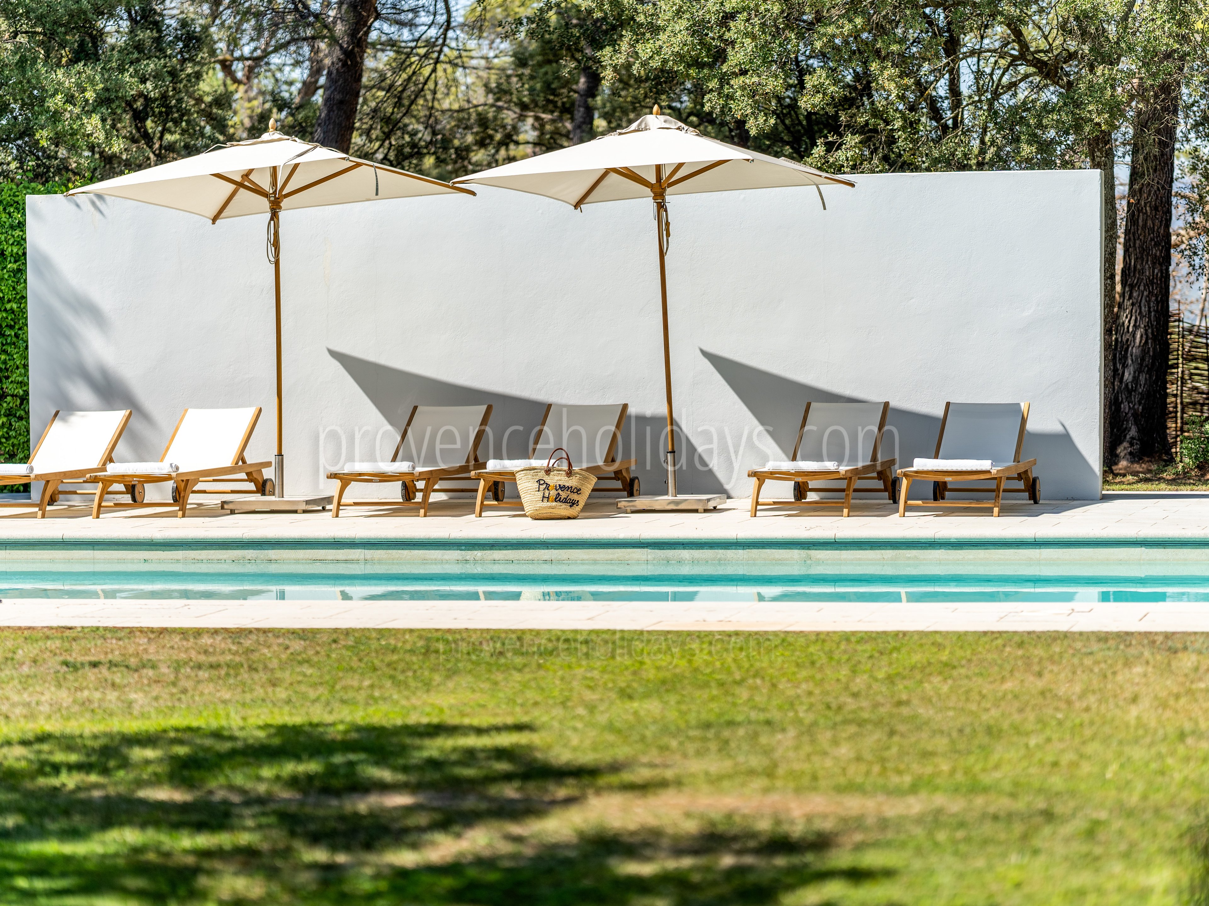 10 - Mas en Campagne: Villa: Exterior