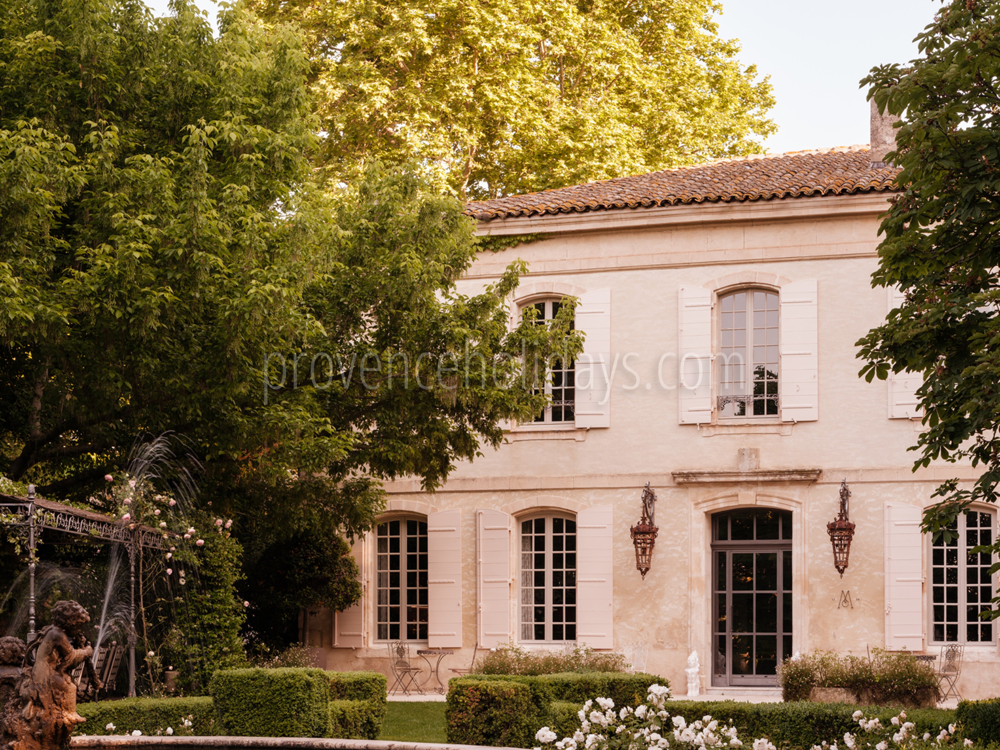 60 - Mas de Maussane: Villa: Exterior