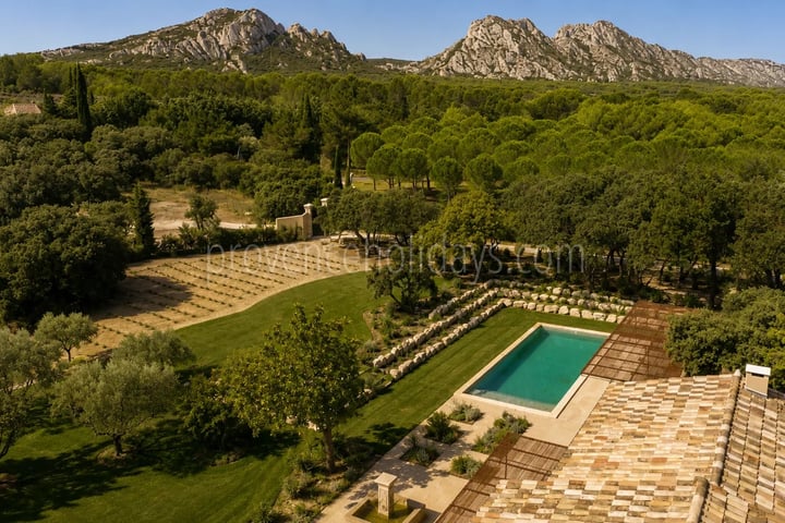 9 - Mas contemporain à Eygalières: Villa: Exterior