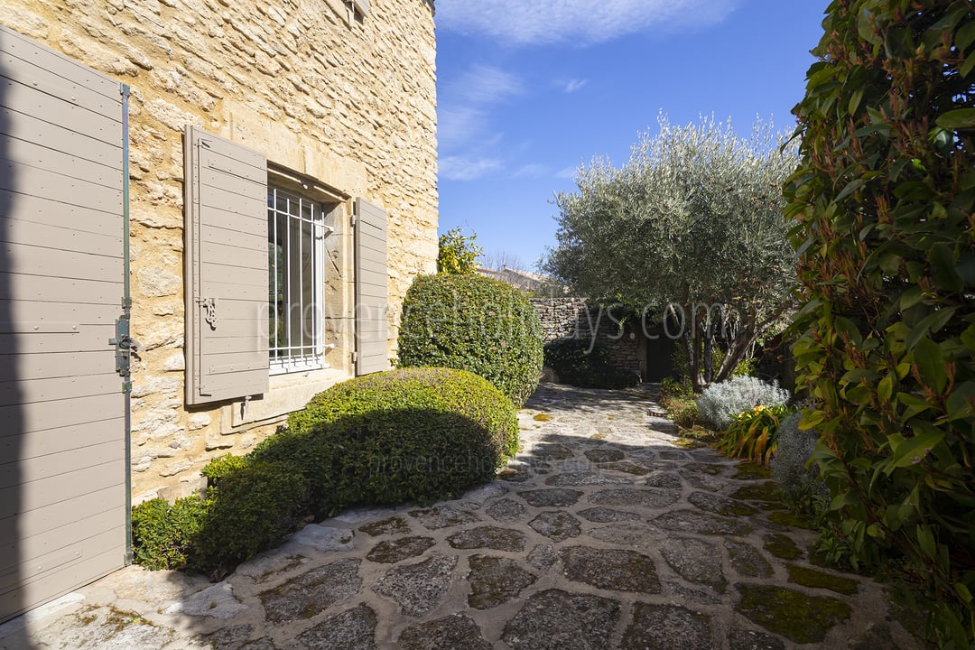 35 - Mas Cabrières-d\'Avignon: Villa: Exterior
