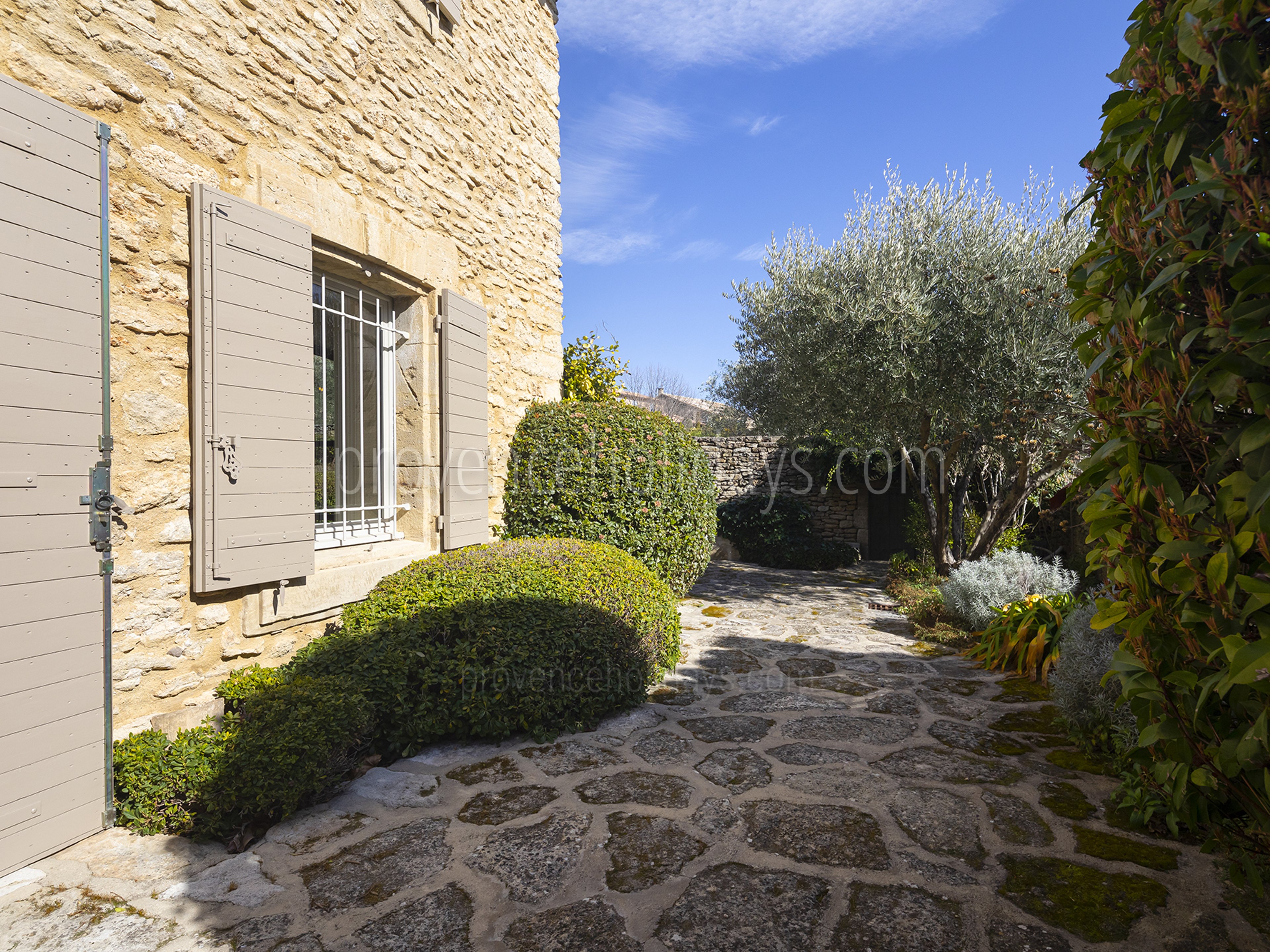 35 - Mas Cabrières-d\'Avignon: Villa: Exterior