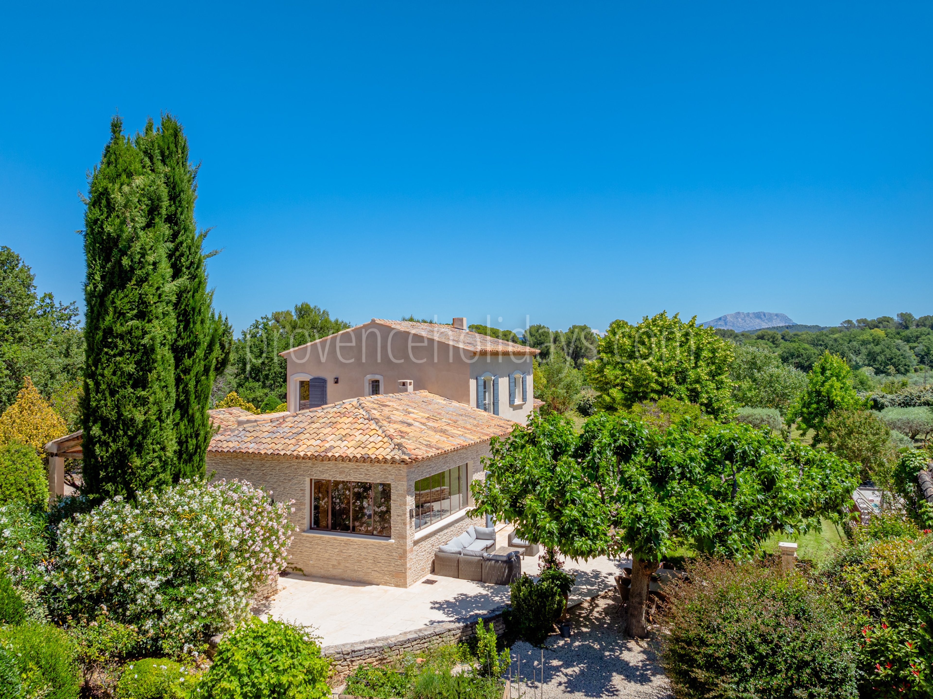 98 - Horizon Sainte-Victoire: Villa: Exterior