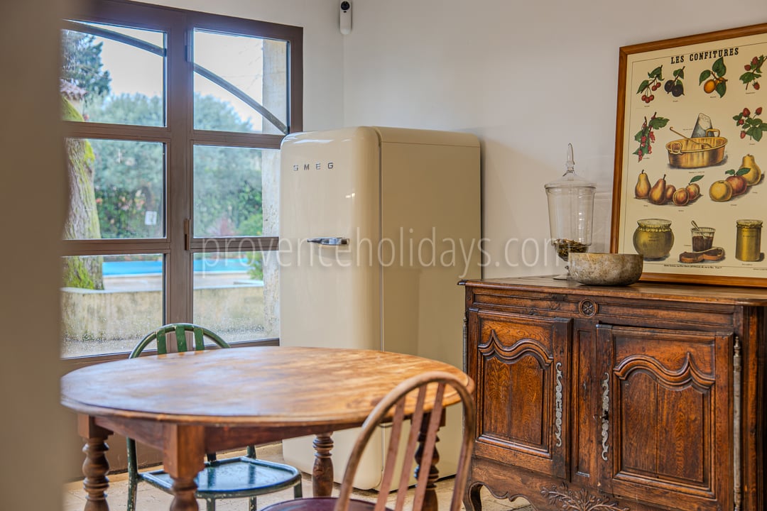 60 - Mas Vigueirat: Villa: Interior