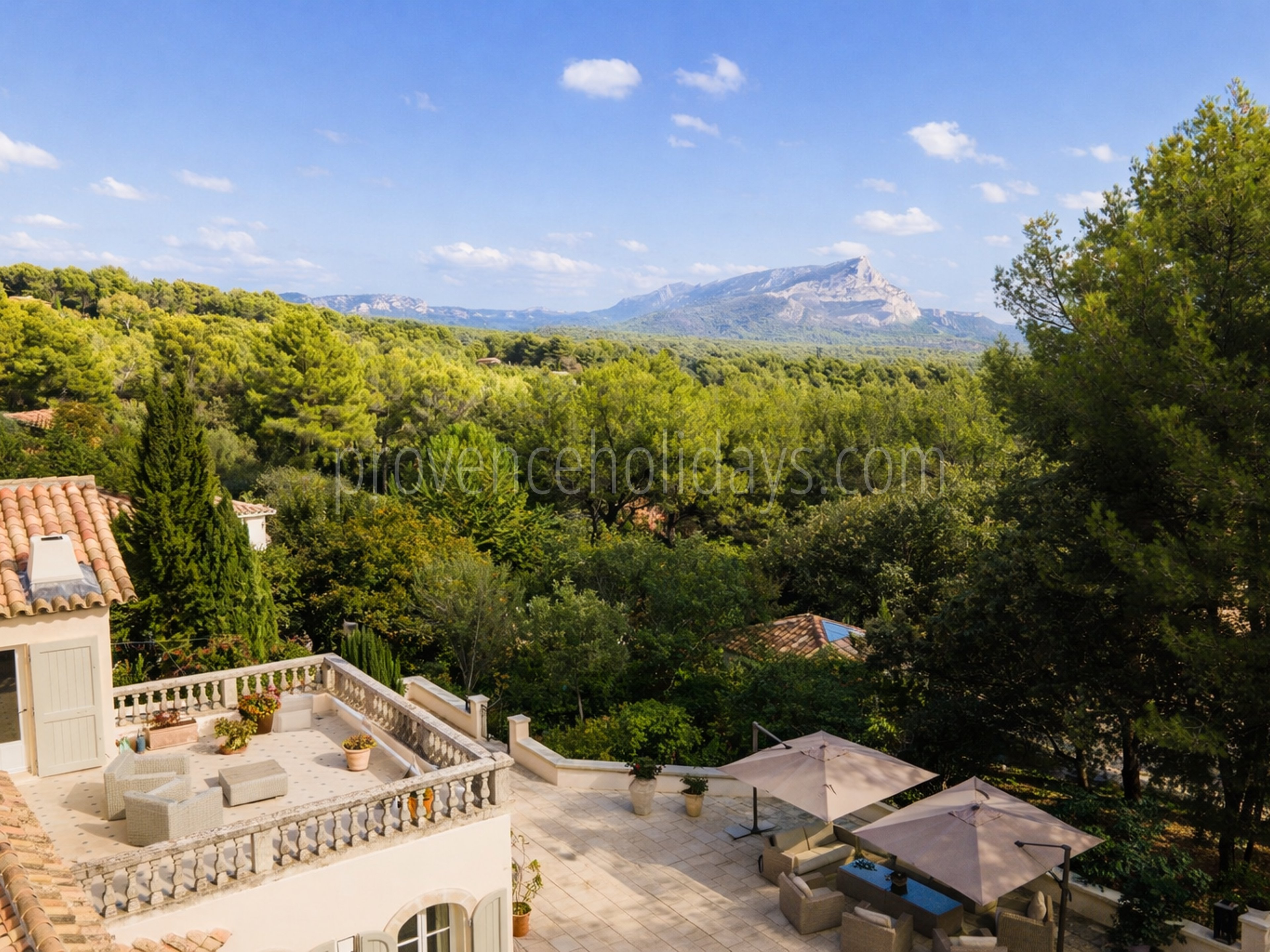 11 - Domaine de la Tour: Villa: Exterior