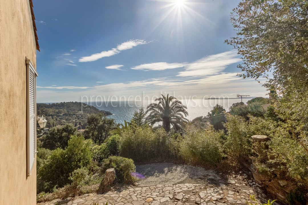 4 - Te renoveren villa in Rayol-Canadel-sur-Mer: Villa: Exterior