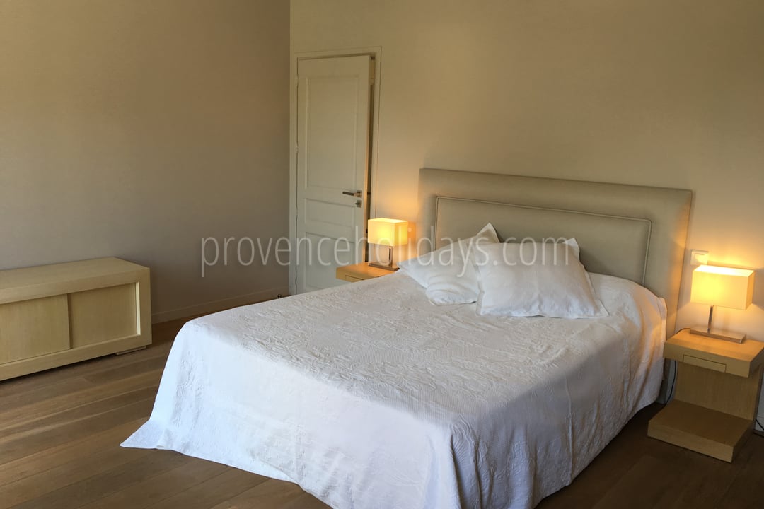 34 - Le Mas des Lys: Villa: Bedroom