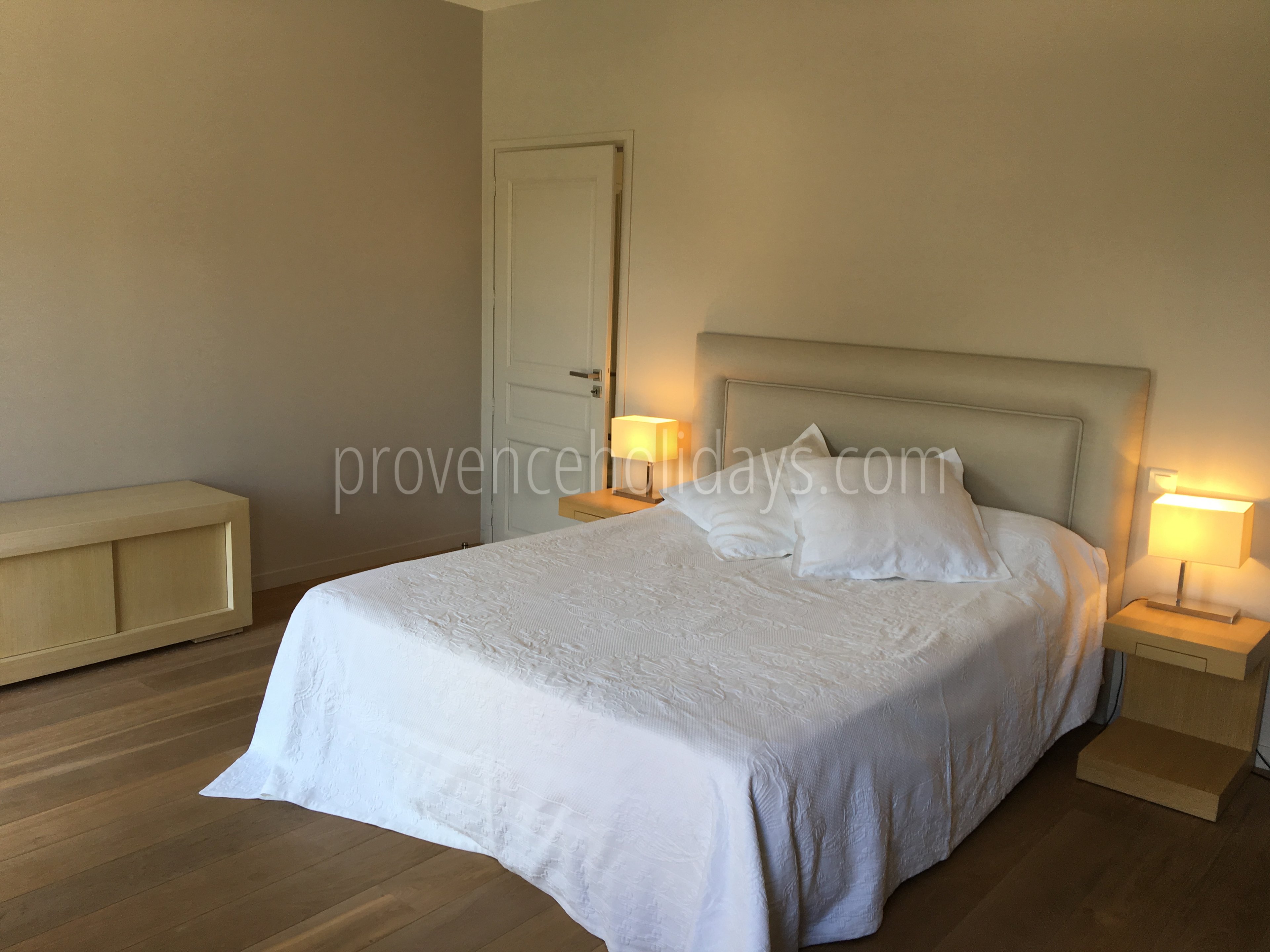 34 - Le Mas des Lys: Villa: Bedroom