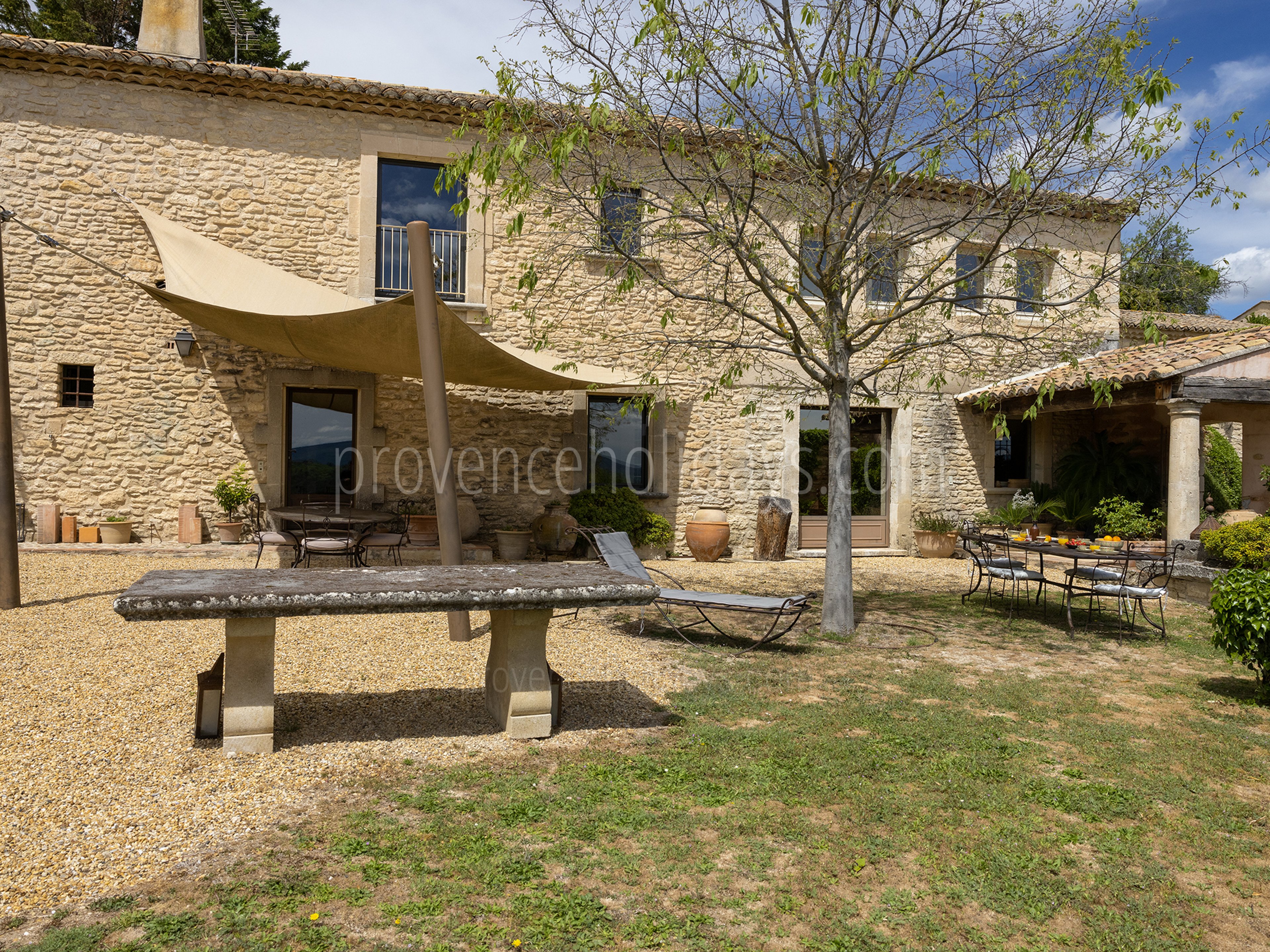 29 - La Maison des Glycines: Villa: Exterior