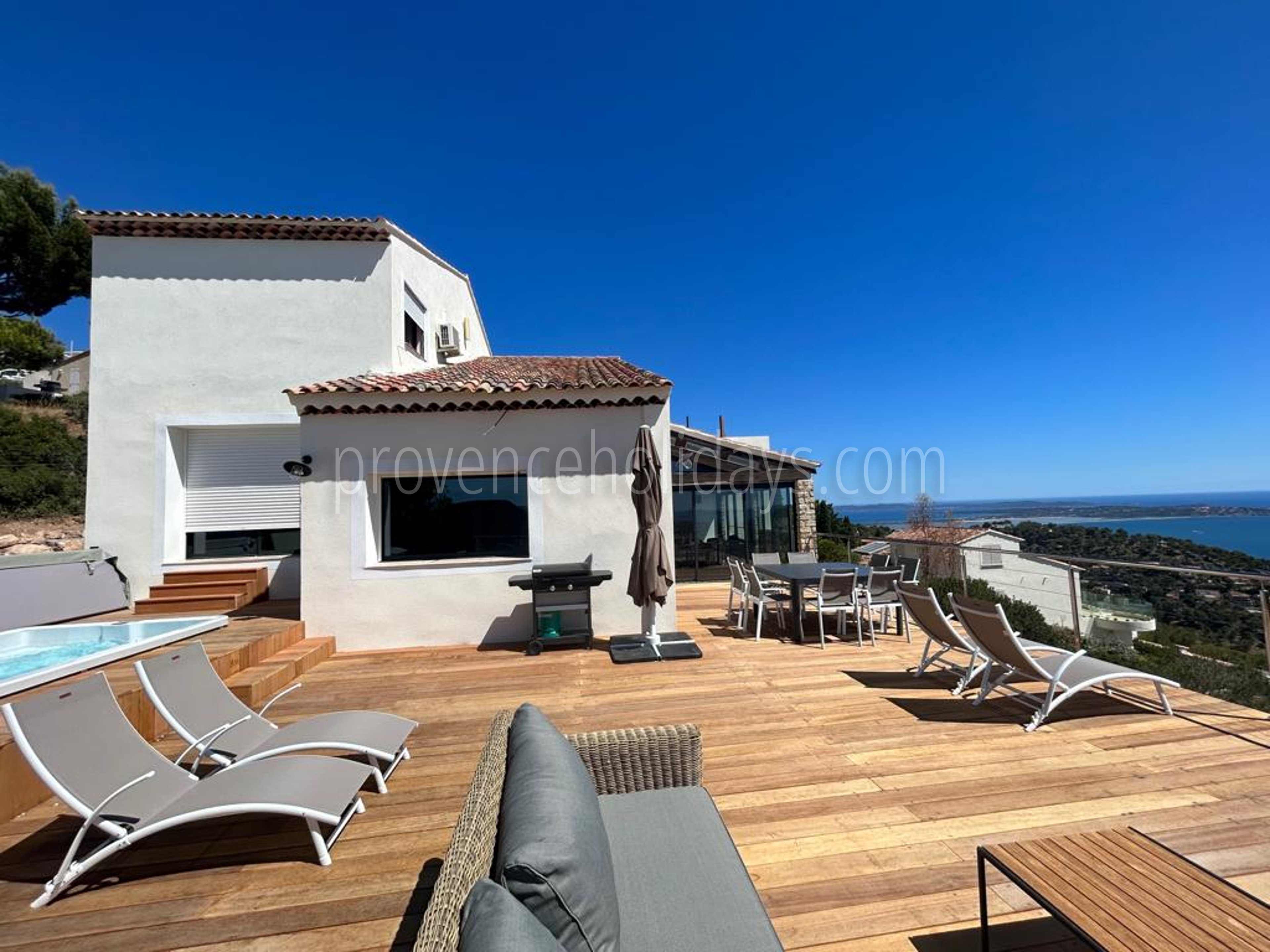 -1 - Villa Azur: Villa: Exterior