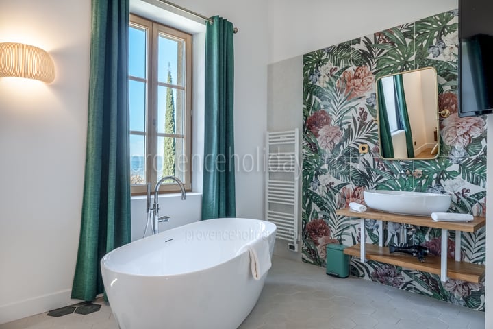 38 - Mas de Bellevue: Villa: Bathroom