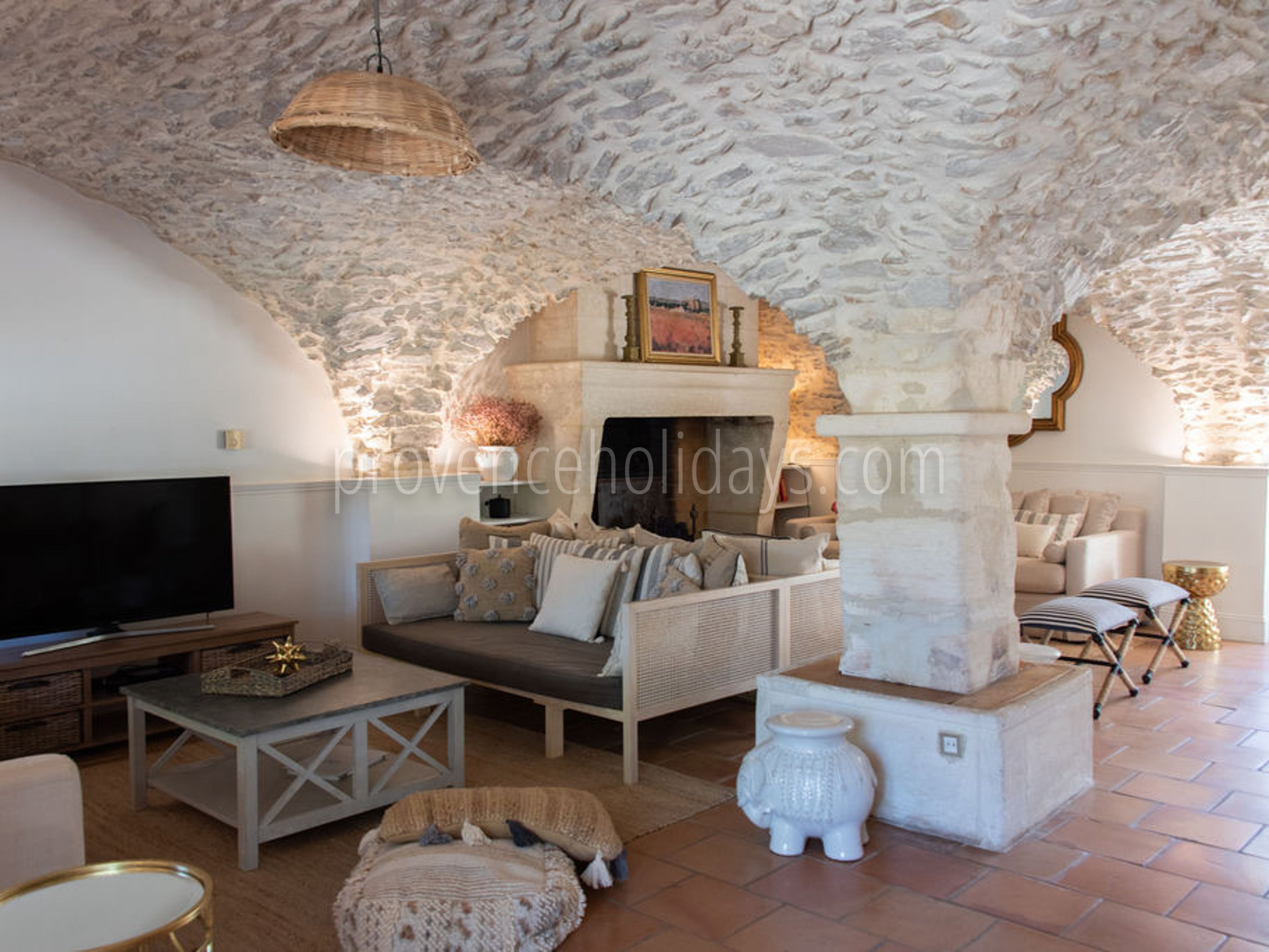20 - Mas Mouriès: Villa: Interior