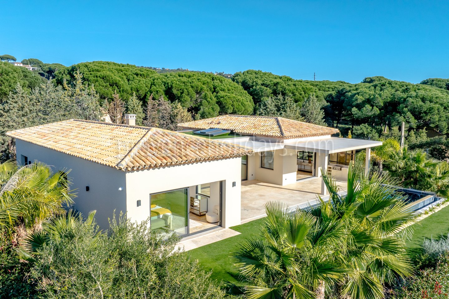 16 - Villa Stonebay: Villa: Exterior