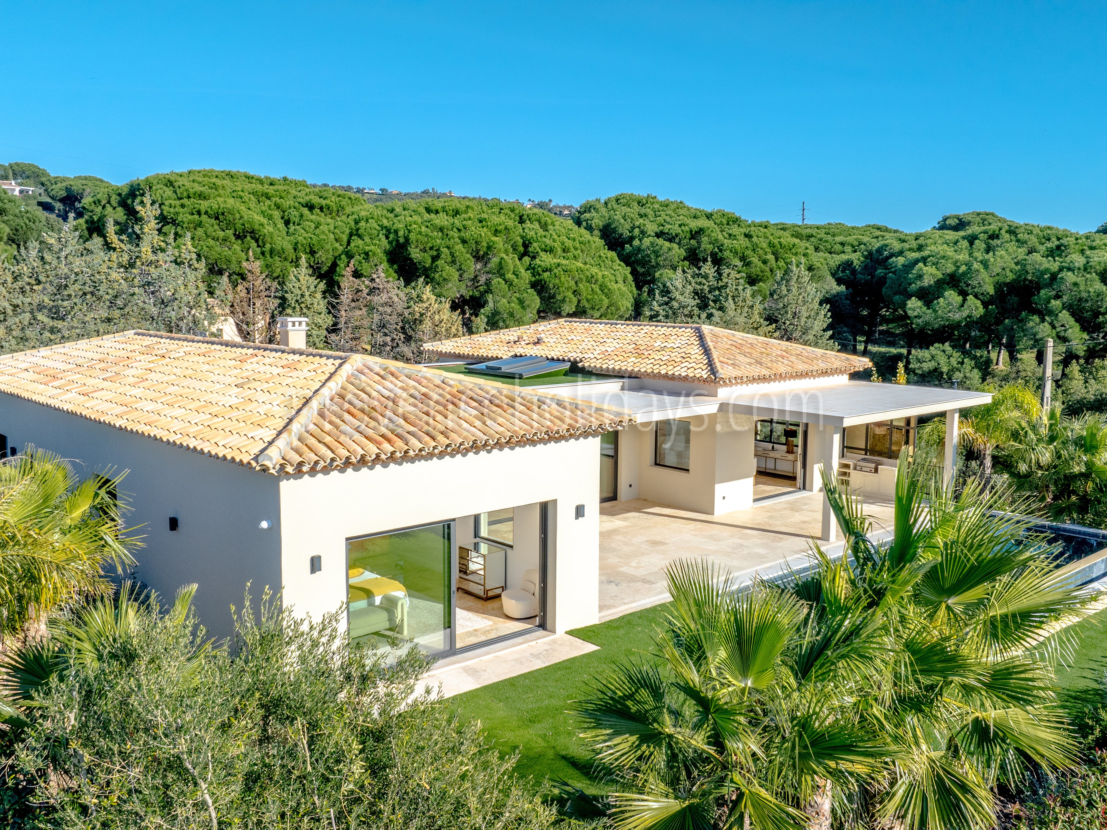 16 - Villa Stonebay: Villa: Exterior