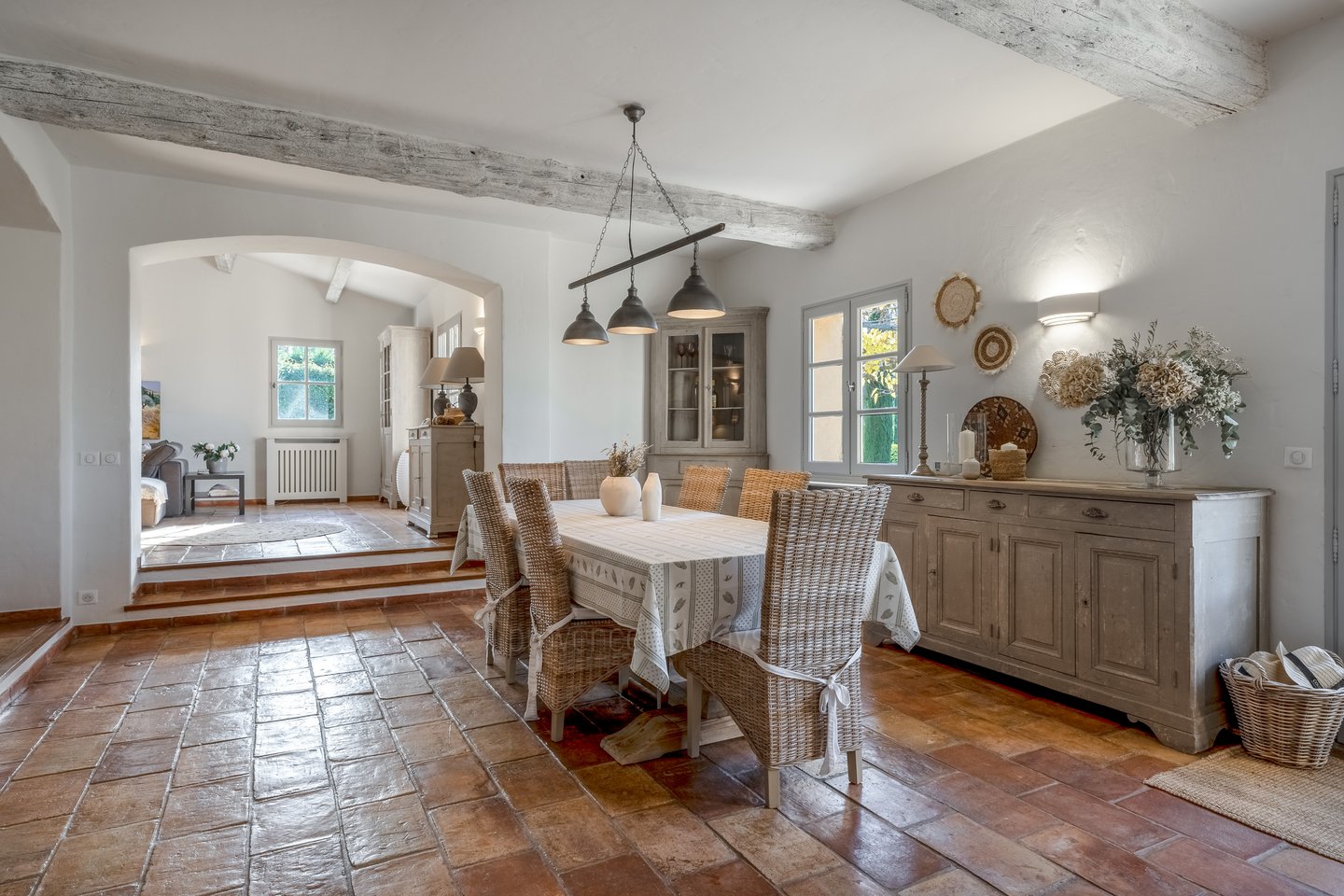 10 - Le Mas des Proles: Villa: Interior