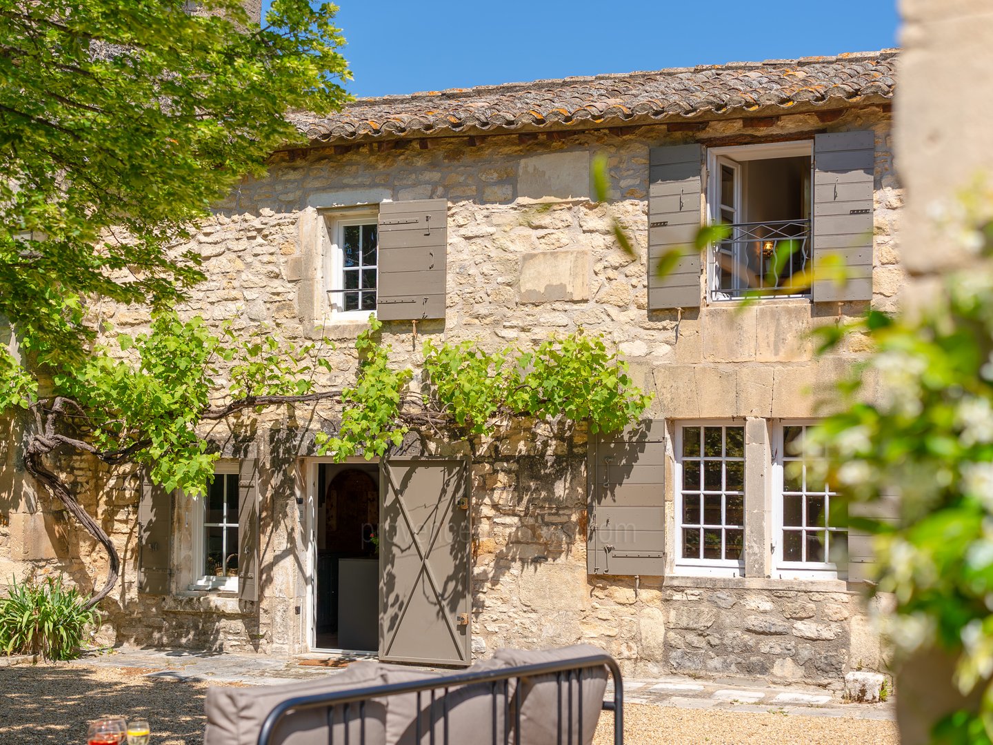 8 - Maison du Grès: Villa: Exterior
