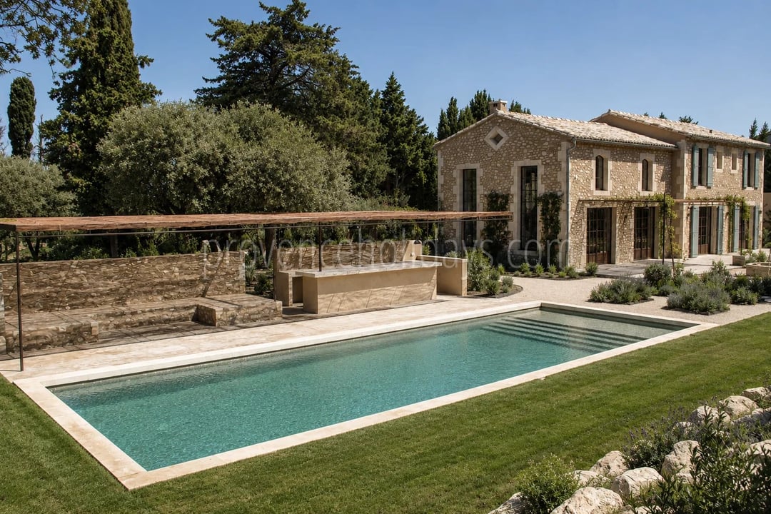 32 - Mas contemporain à Eygalières: Villa: Exterior