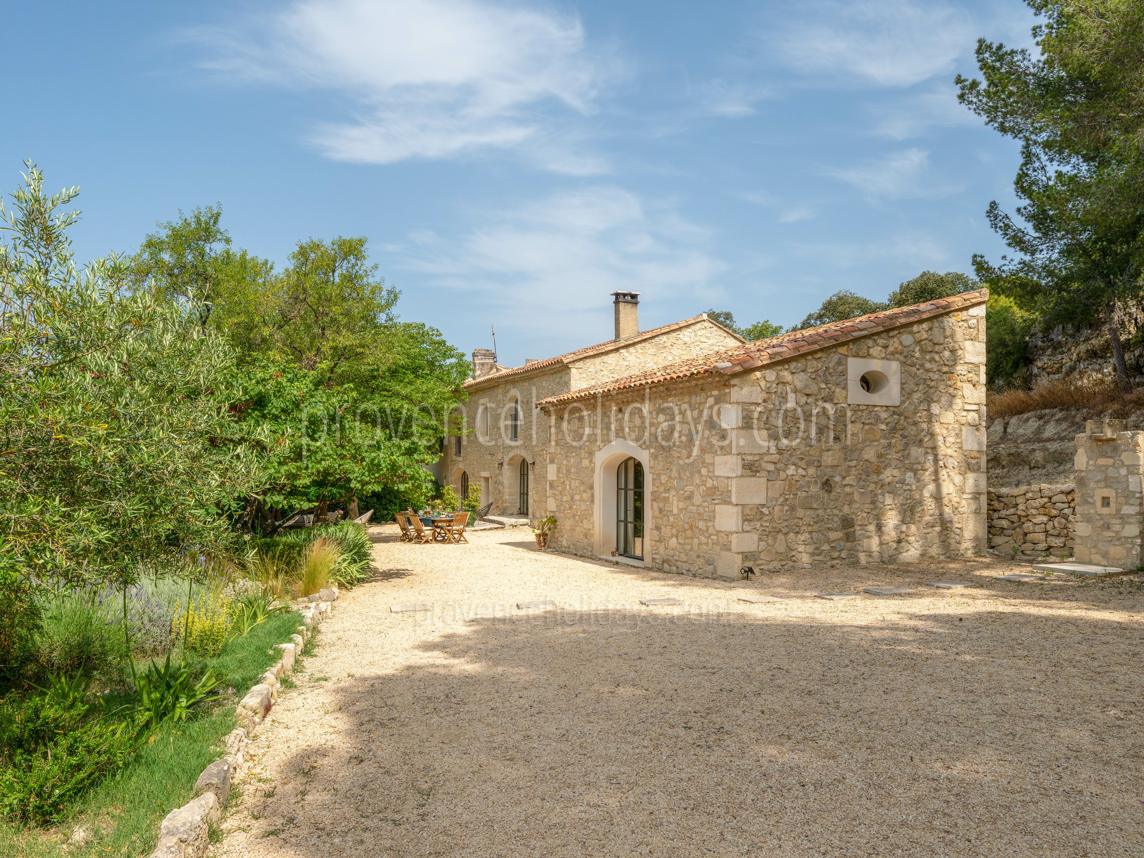 47 - Mas des Roches: Villa: Exterior