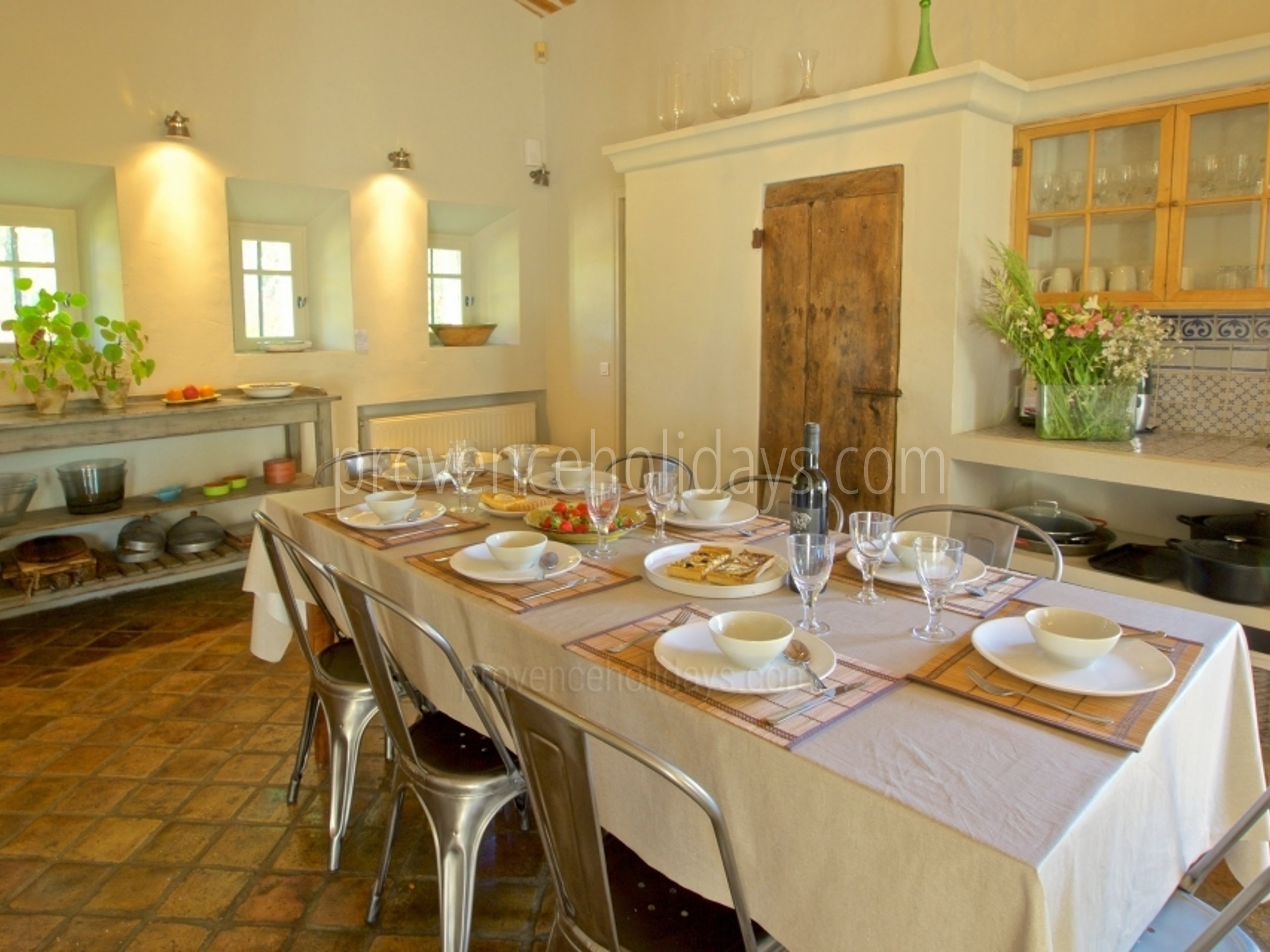 24 - Mas des Lavandes: Villa: Interior