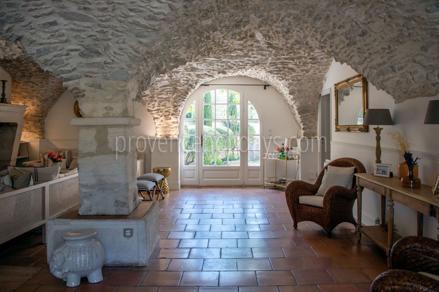 21 - Mas Mouriès: Villa: Interior