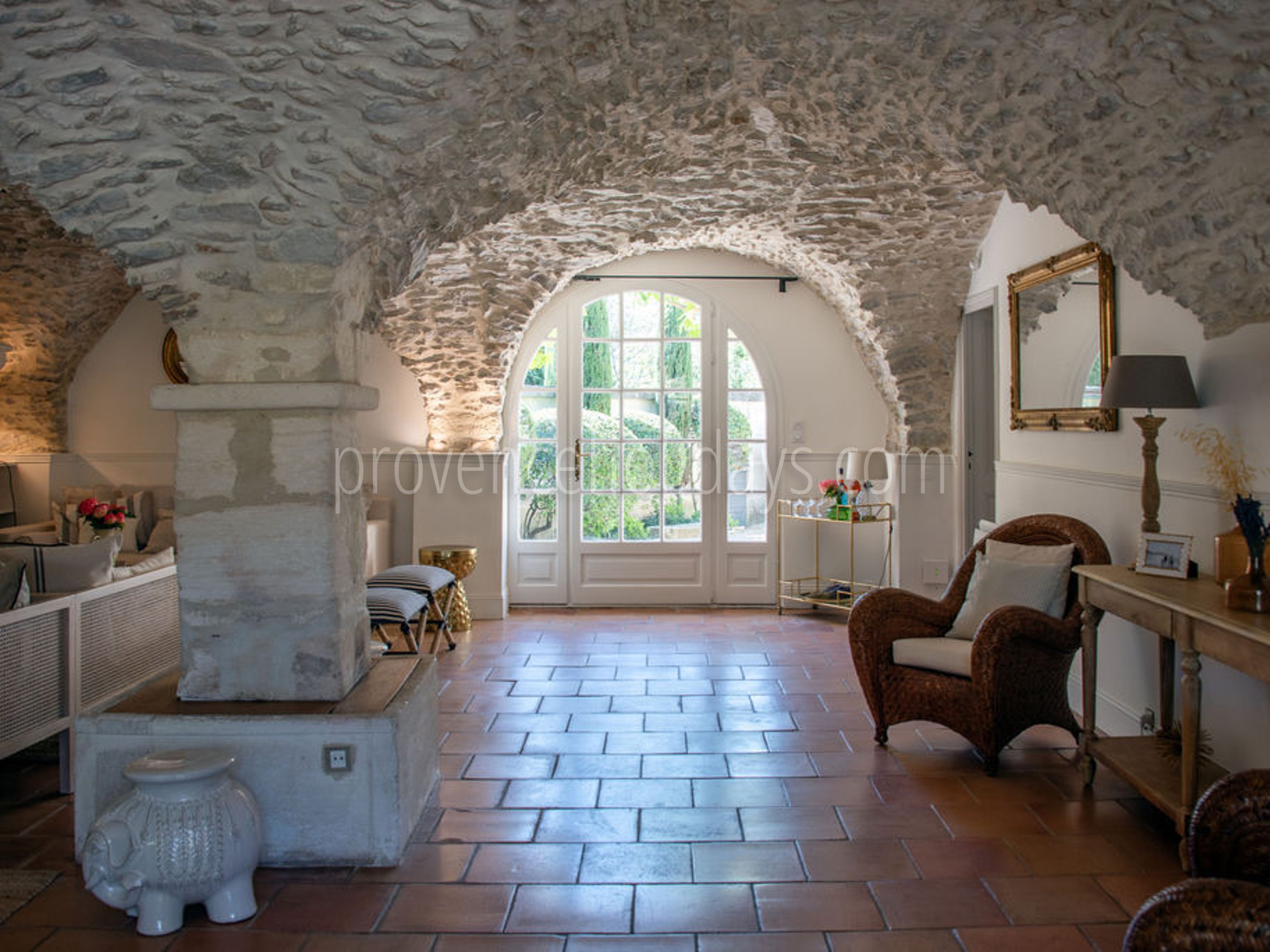 21 - Mas Mouriès: Villa: Interior