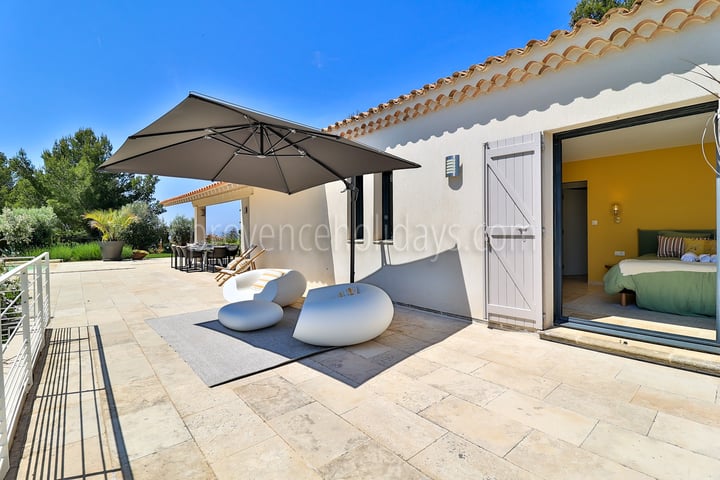 17 - Villa Doreen: Villa: Exterior