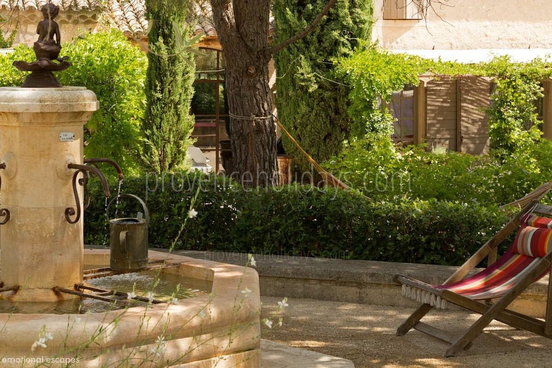 14 - Le Mas des Lavandes: Villa: Exterior