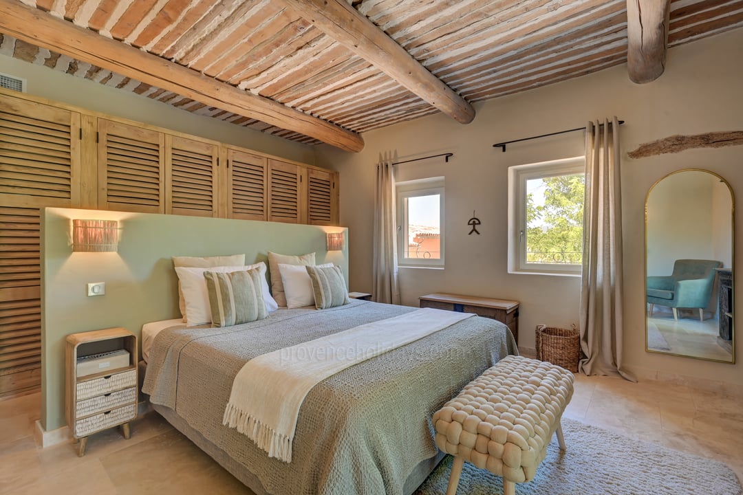 30 - Le Mas de Prestige: Villa: Bedroom 1