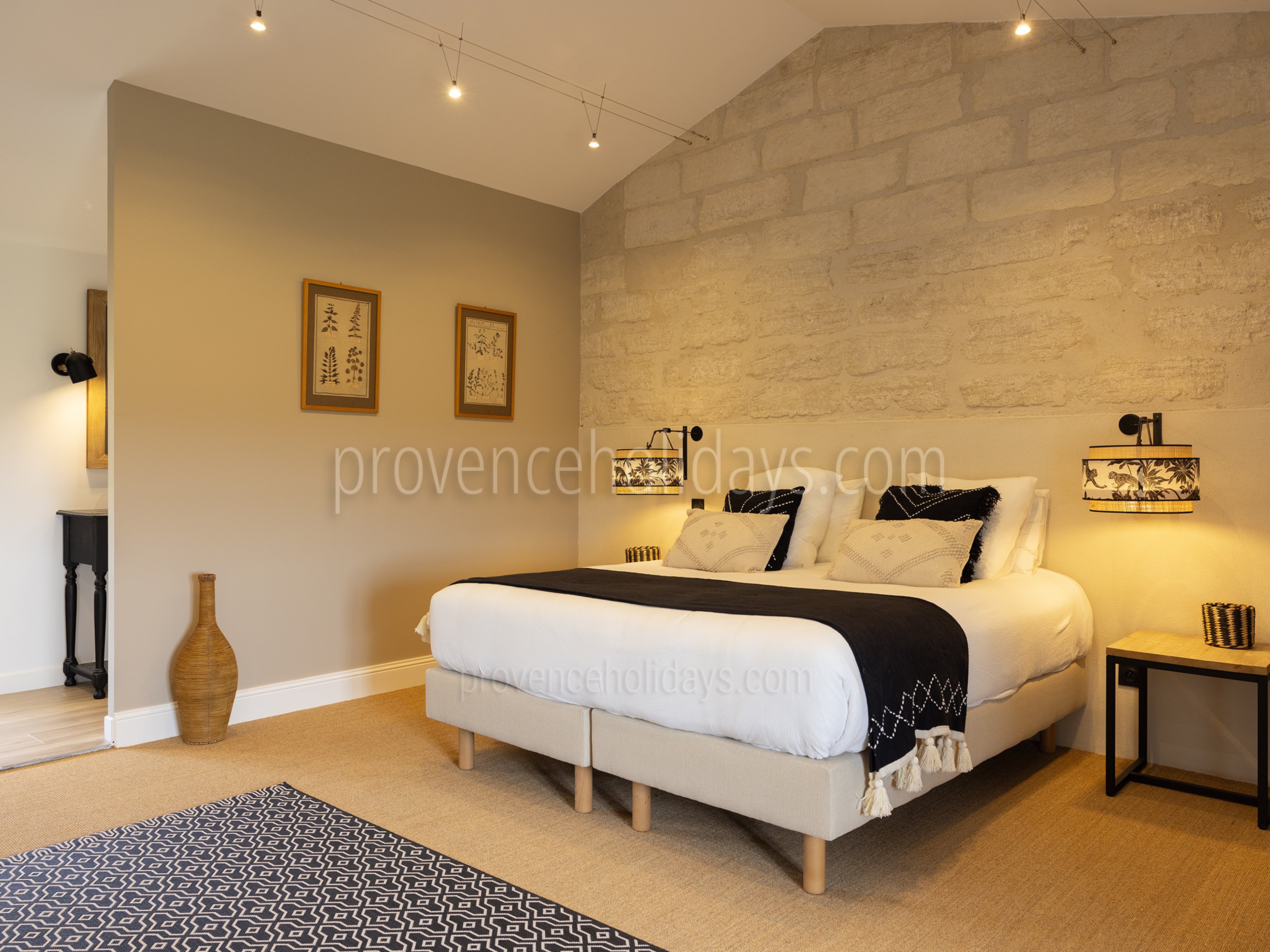 52 - La Bâtisse d\'Uzès: Villa: Bedroom