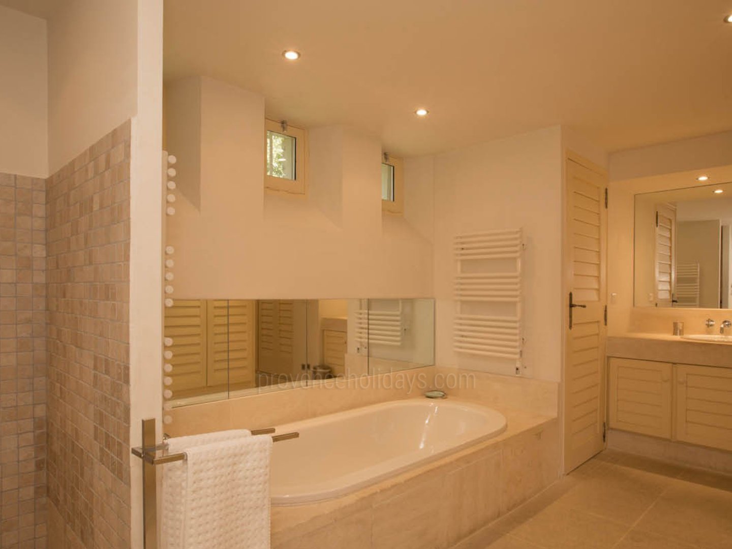 19 - Villa Jean: Villa: Bathroom