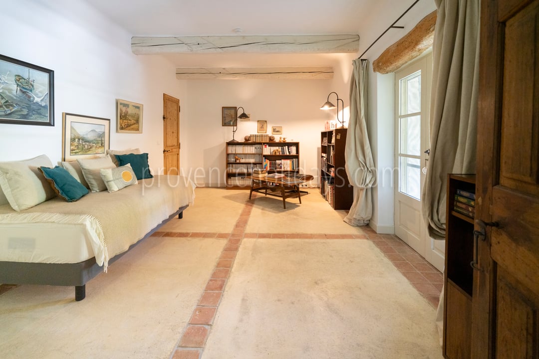 73 - La Bastide Neuve: Villa: Interior