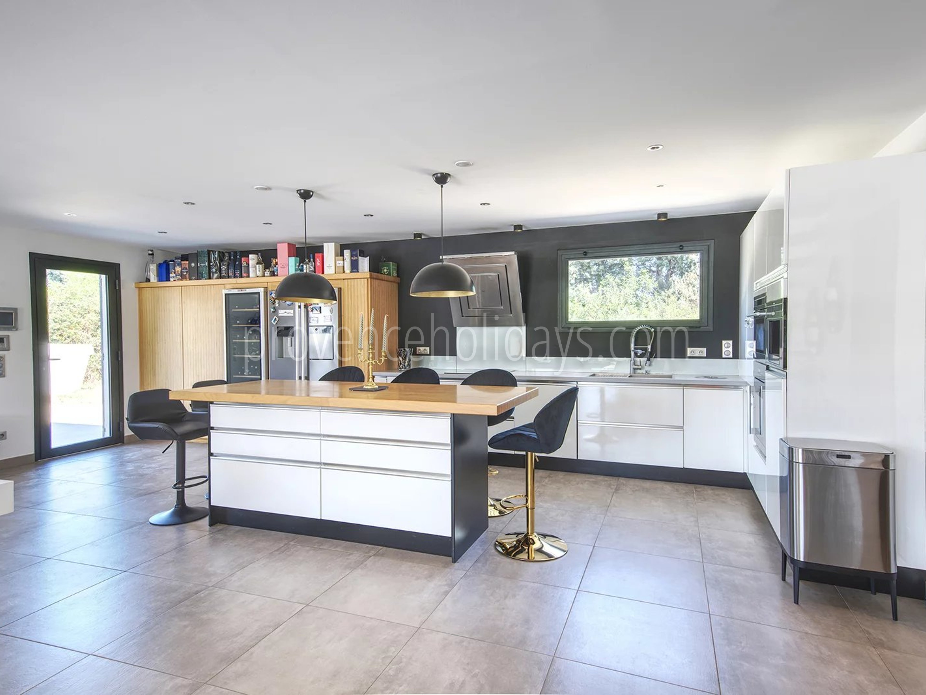 24 - House with pool house in Eyguières: Villa: Interior