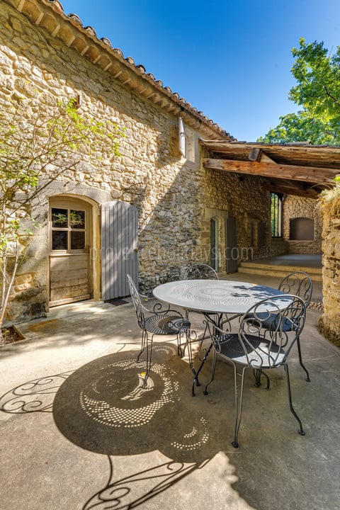 26 - Domaine des Pierres: Villa: Exterior