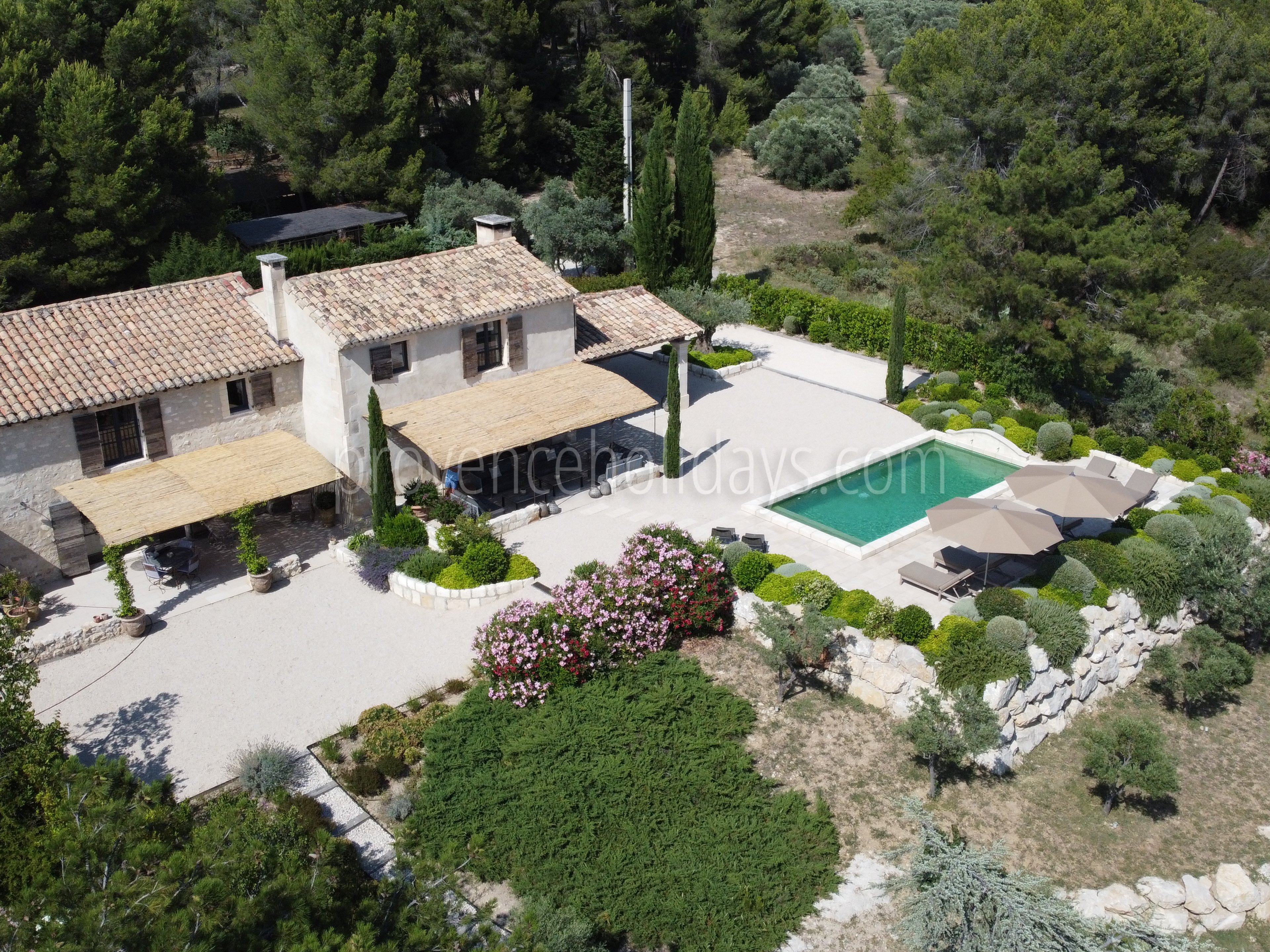 48 - Mas de Provence: Villa: Exterior