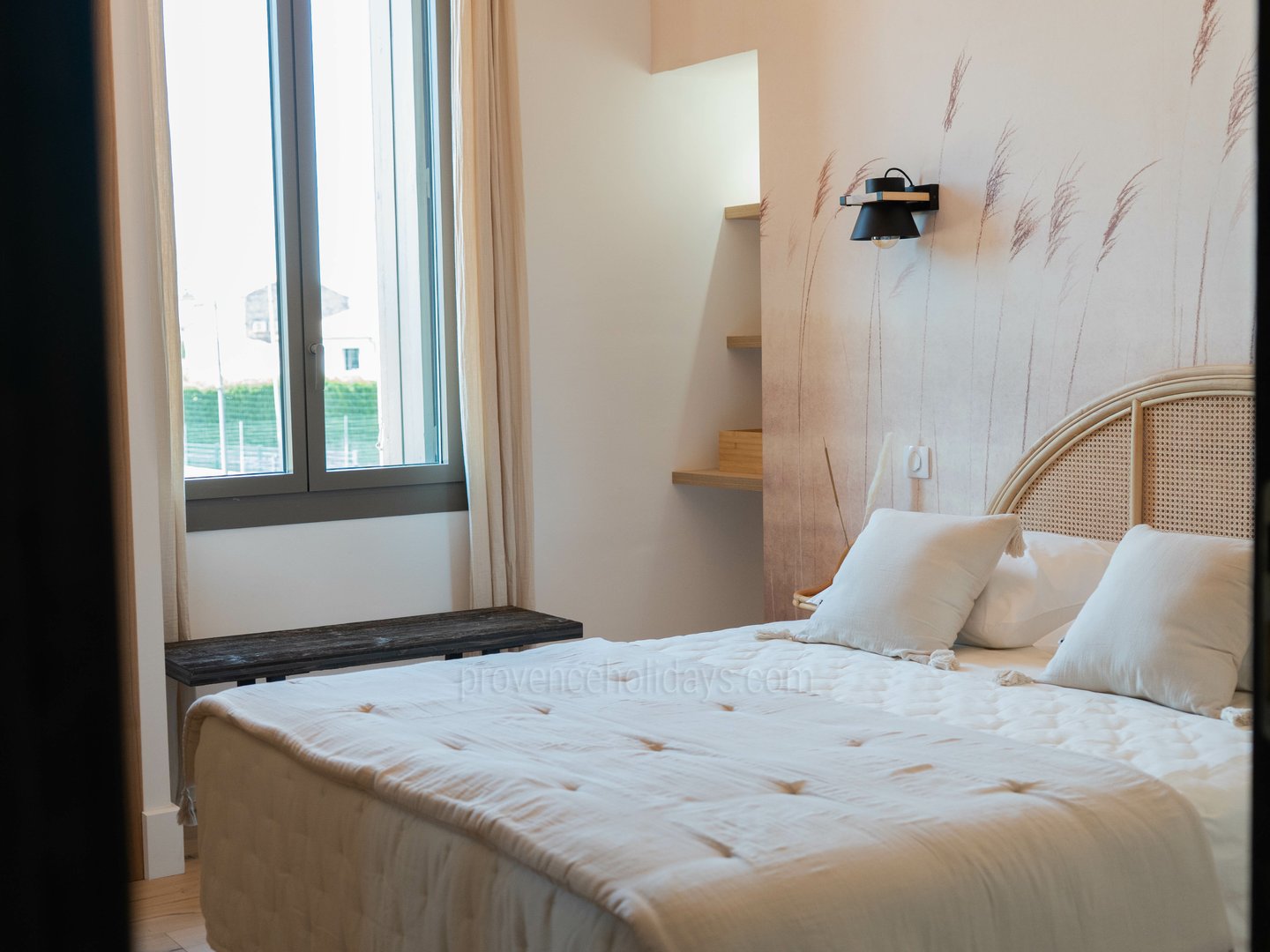 37 - Bastide Leontin: Villa: Bedroom
