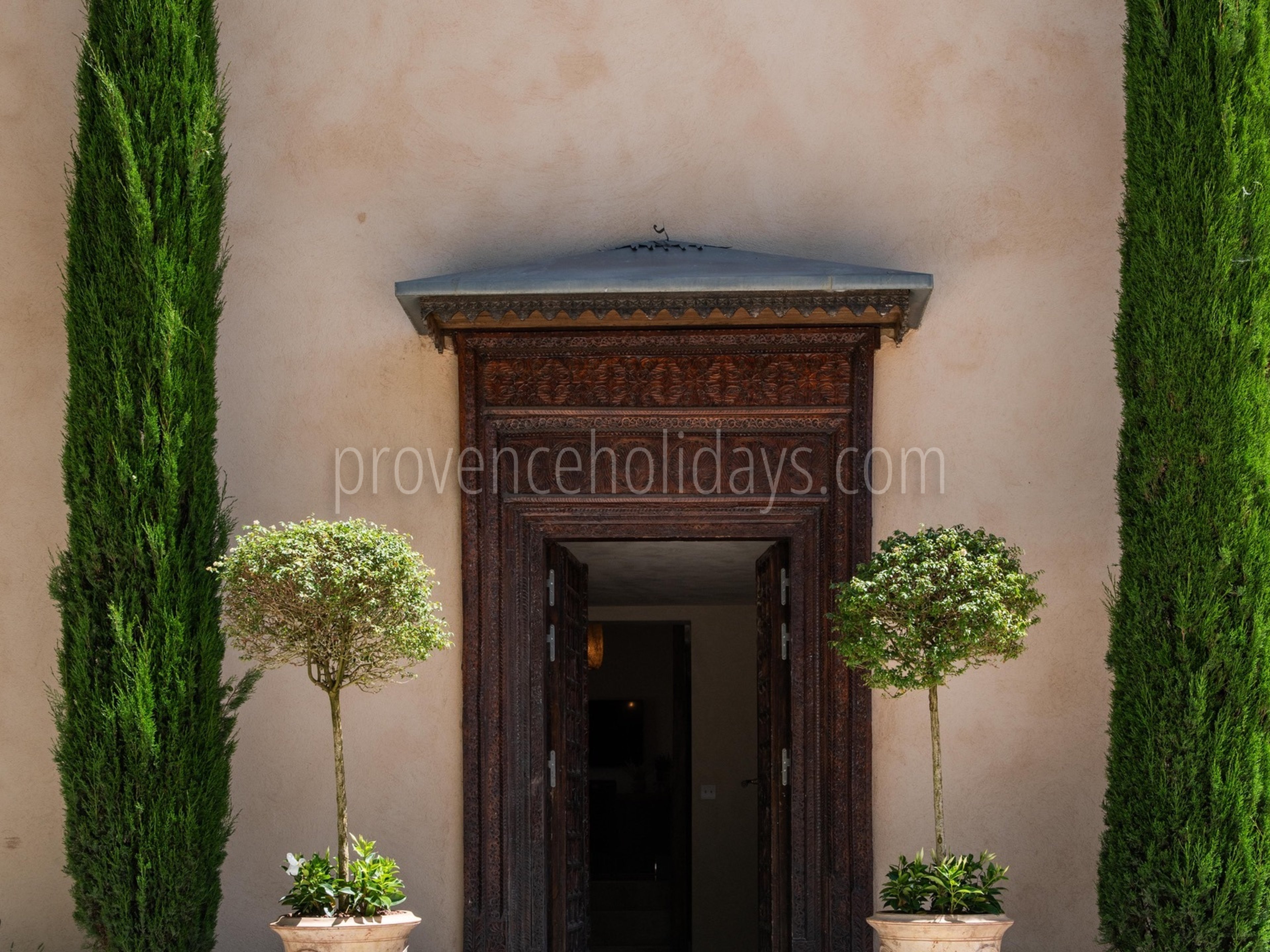 13 - Bastide Gergouven: Villa: Exterior