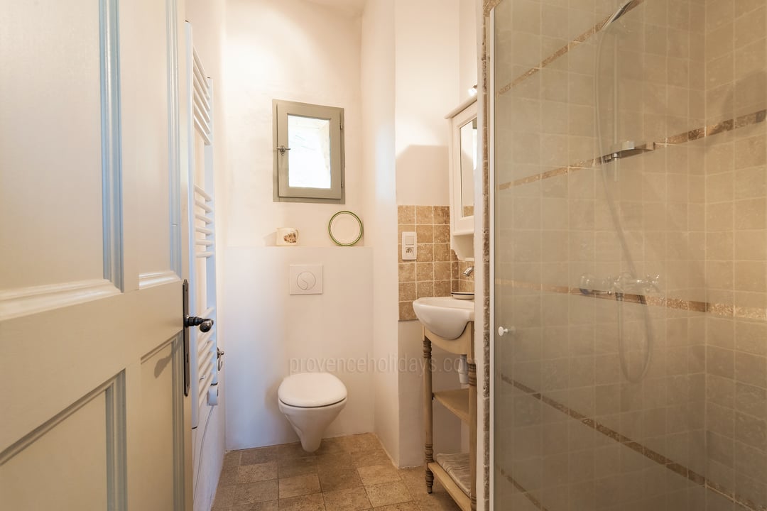 62 - Mas Pont-du-Gard: Villa: Bathroom