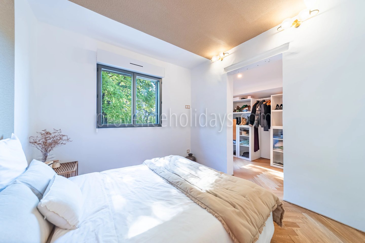 14 - Eigentijdse woning in Villes-sur-Auzon: Villa: Bedroom