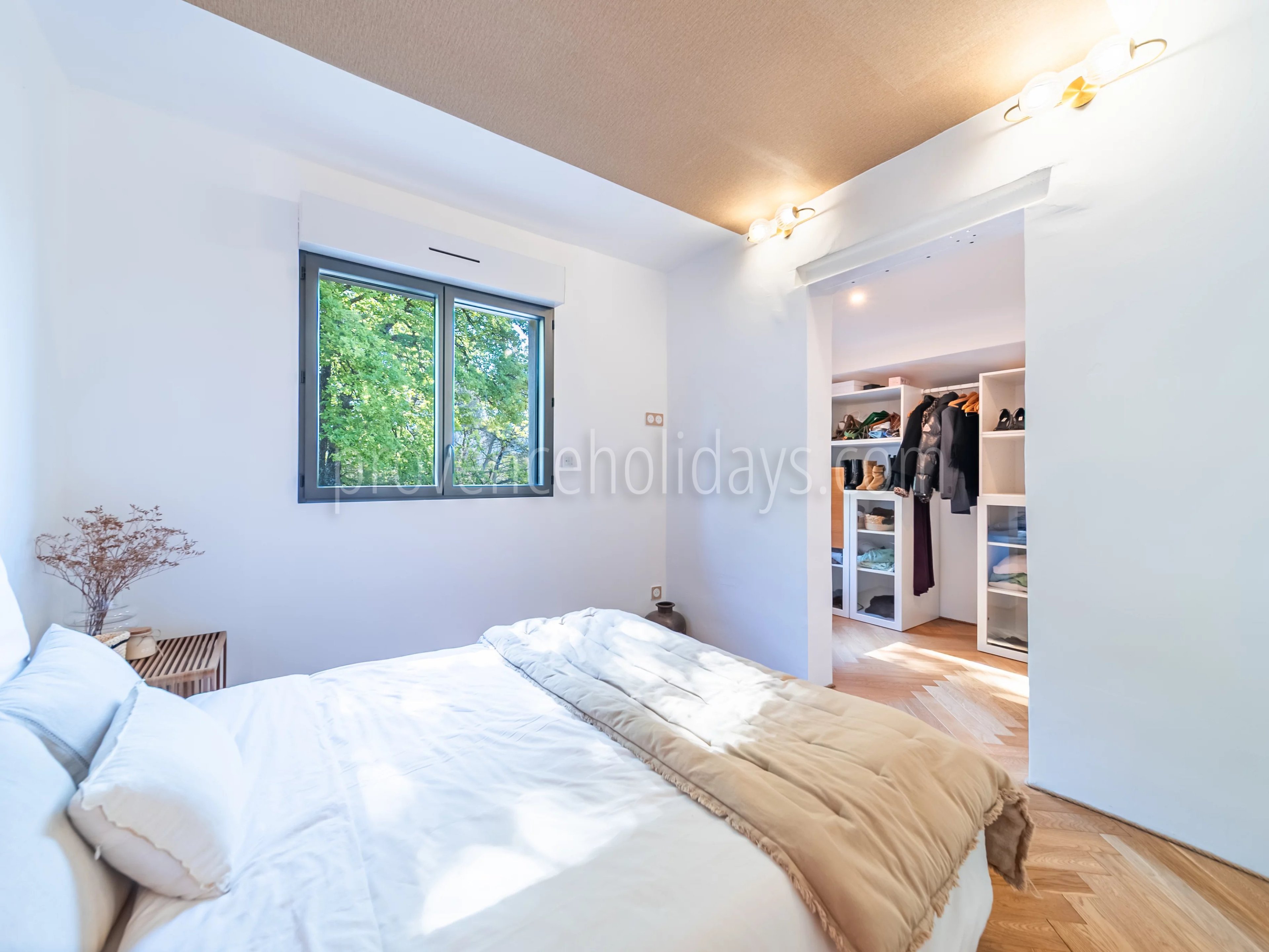 14 - Eigentijdse woning in Villes-sur-Auzon: Villa: Bedroom