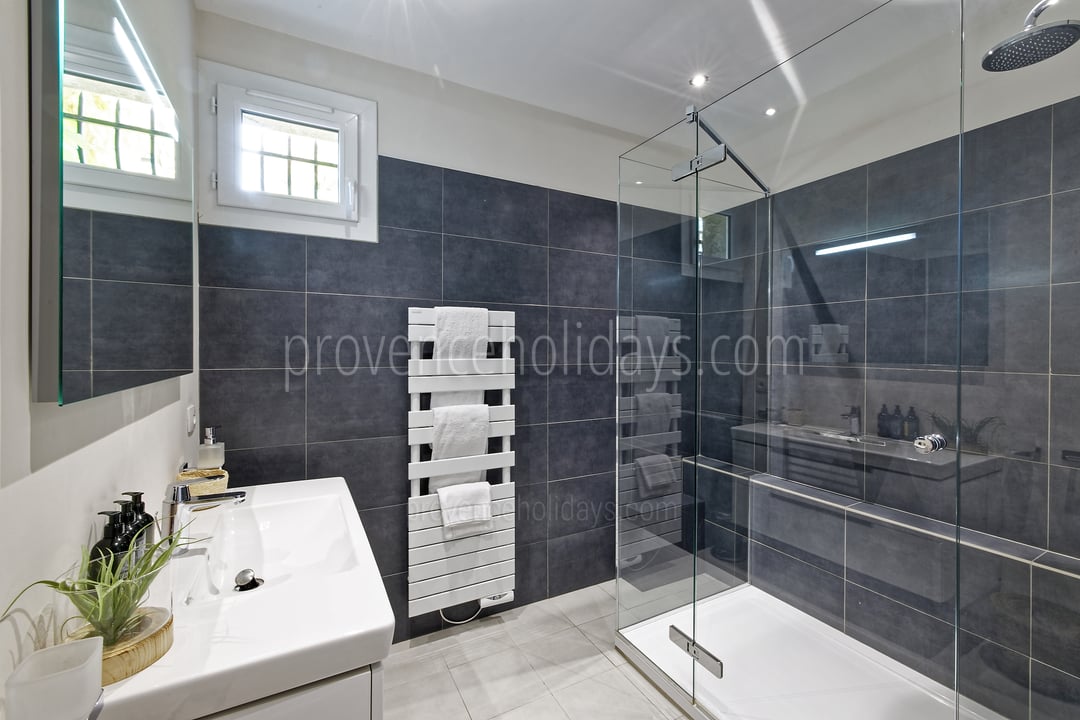 48 - Villa Garrigue: Villa: Bathroom