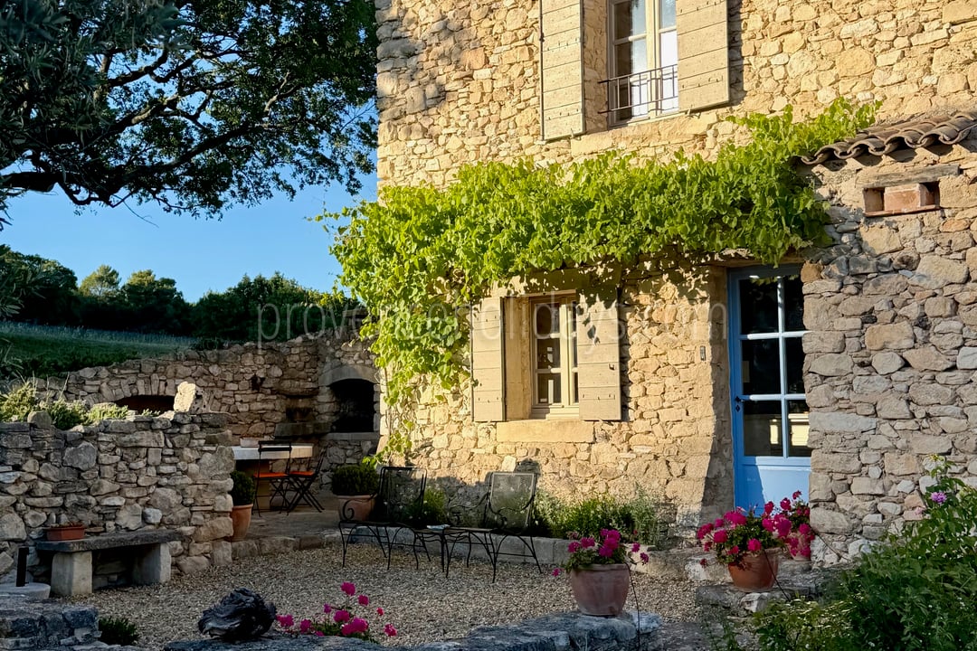 52 - Le Mas de Murs: Villa: Exterior