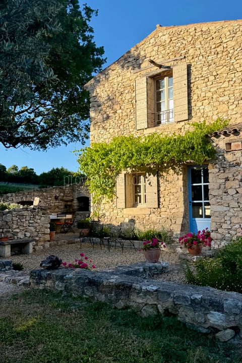 52 - Le Mas de Murs: Villa: Exterior