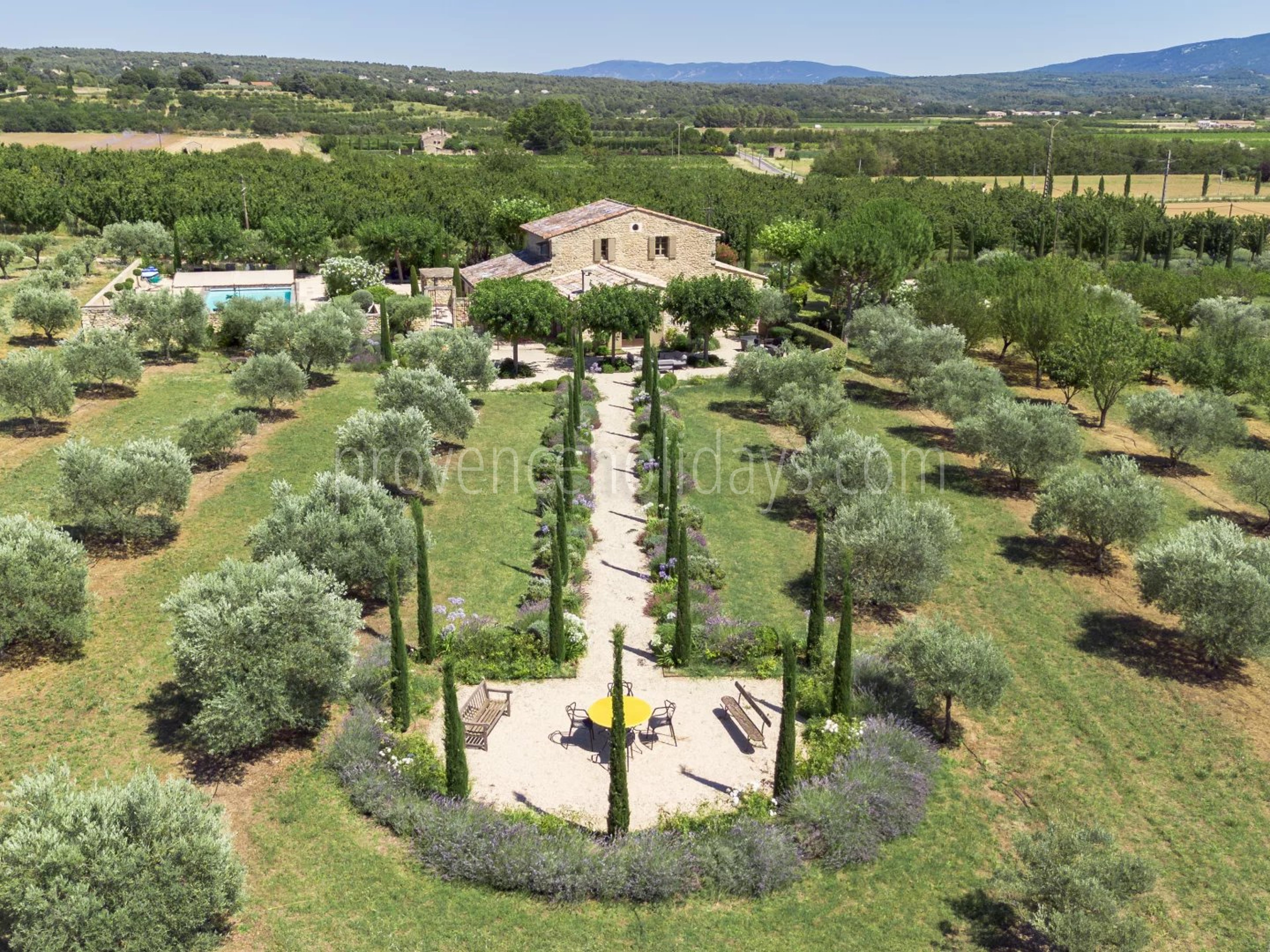3 - Mas 1850 in Gordes: Villa: Exterior