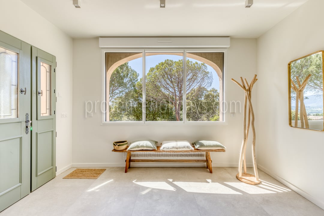 9 - L\'Escapade en Provence: Villa: Interior