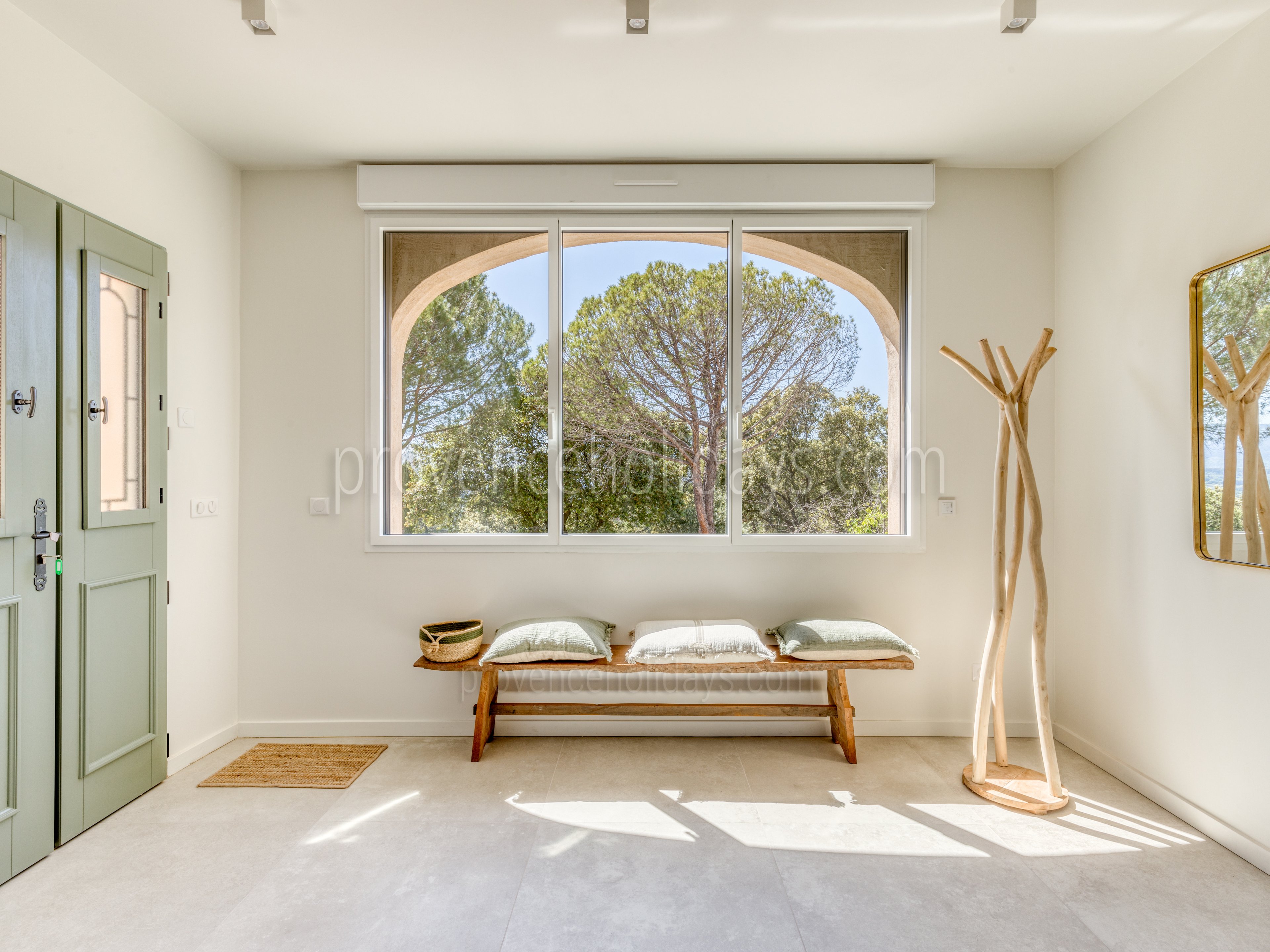 9 - L\'Escapade en Provence: Villa: Interior